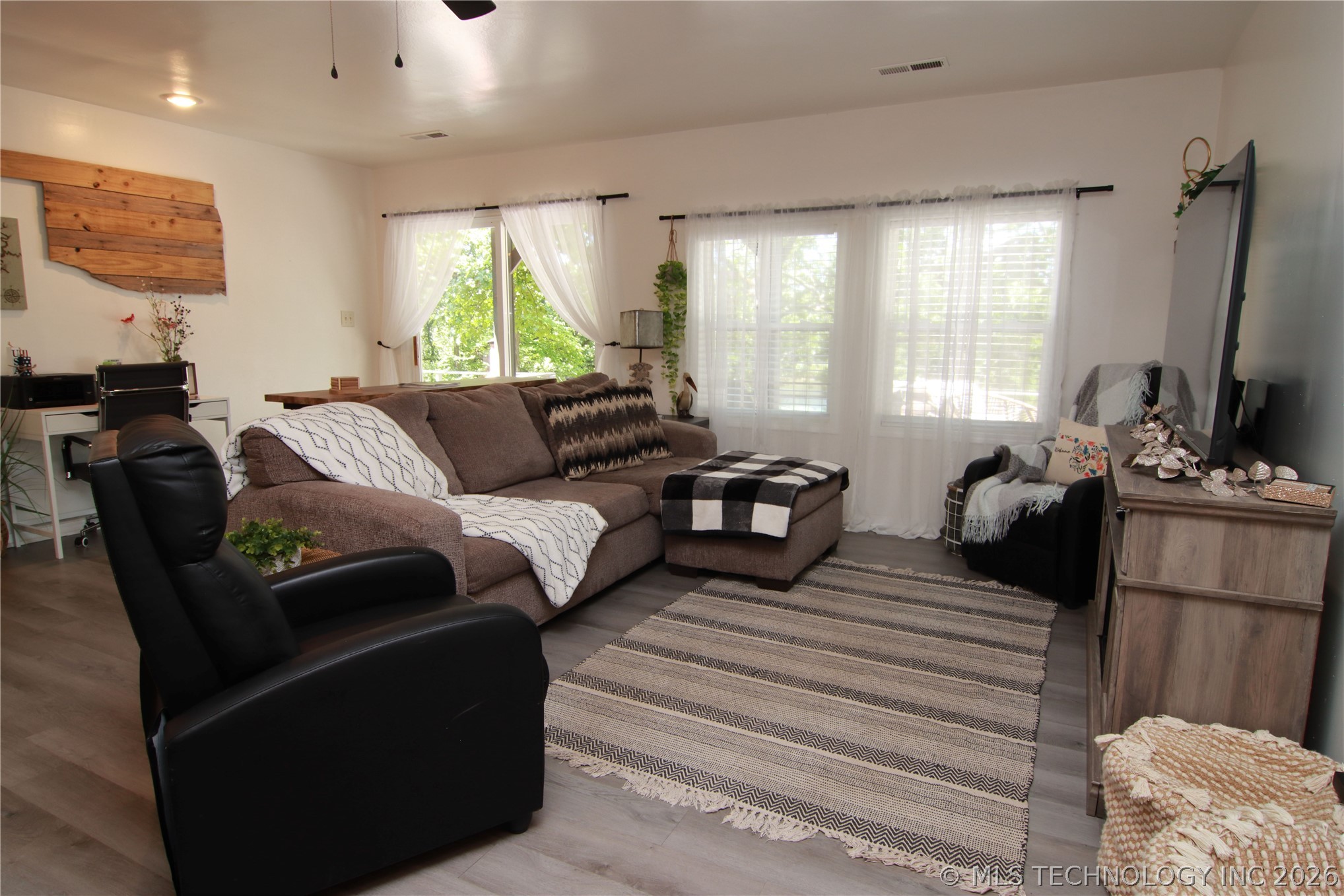 32302 S 555 Road Property Photo 5