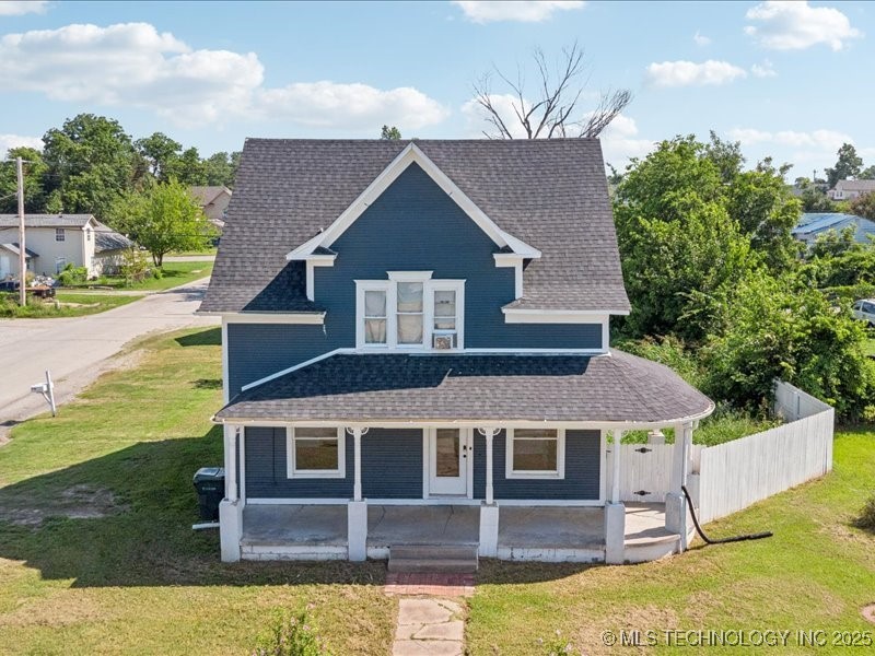 402 E Patti Page Boulevard Property Photo 1