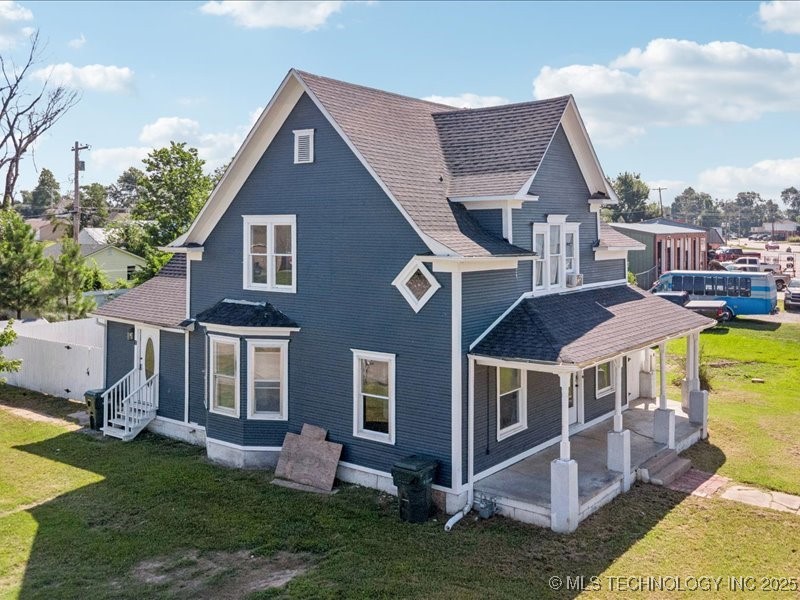 402 E Patti Page Boulevard Property Photo 2