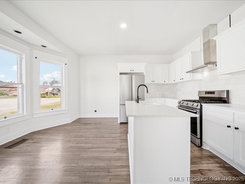 402 E Patti Page Boulevard Property Photo 7