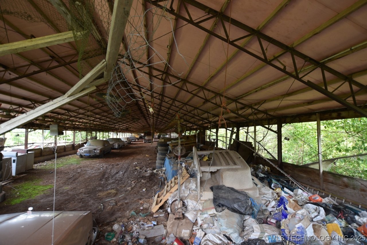 70251 E 360 Road Property Photo 14