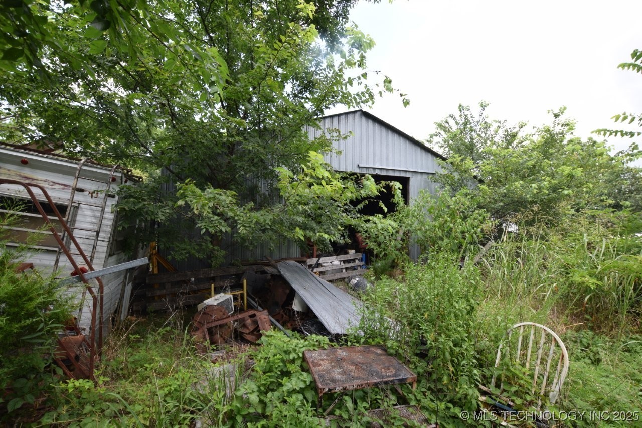 70251 E 360 Road Property Photo 16