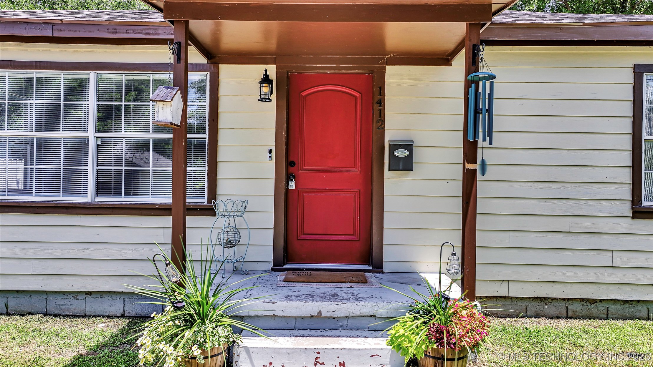 1412 Healdton Boulevard Property Photo 2