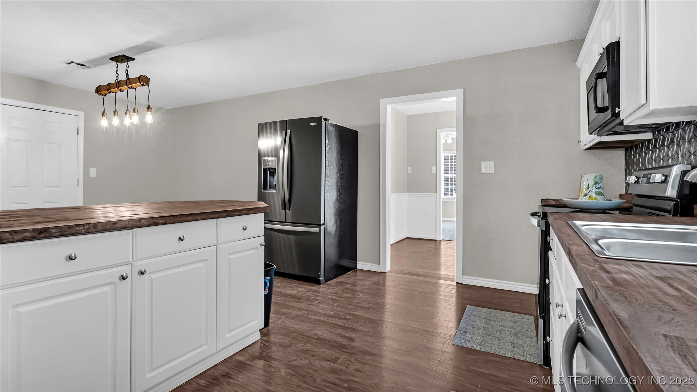 1412 Healdton Boulevard Property Photo 10