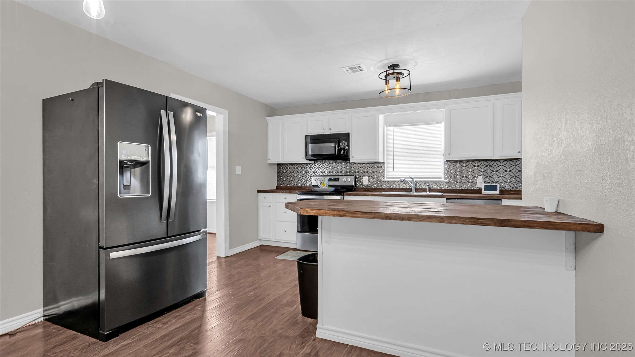 1412 Healdton Boulevard Property Photo 11