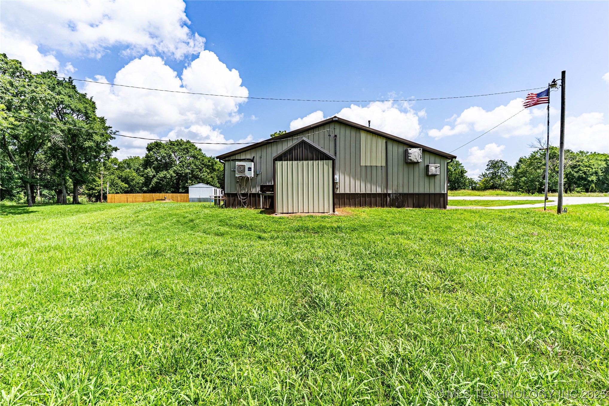 23350 W Hwy 16 Property Photo 5