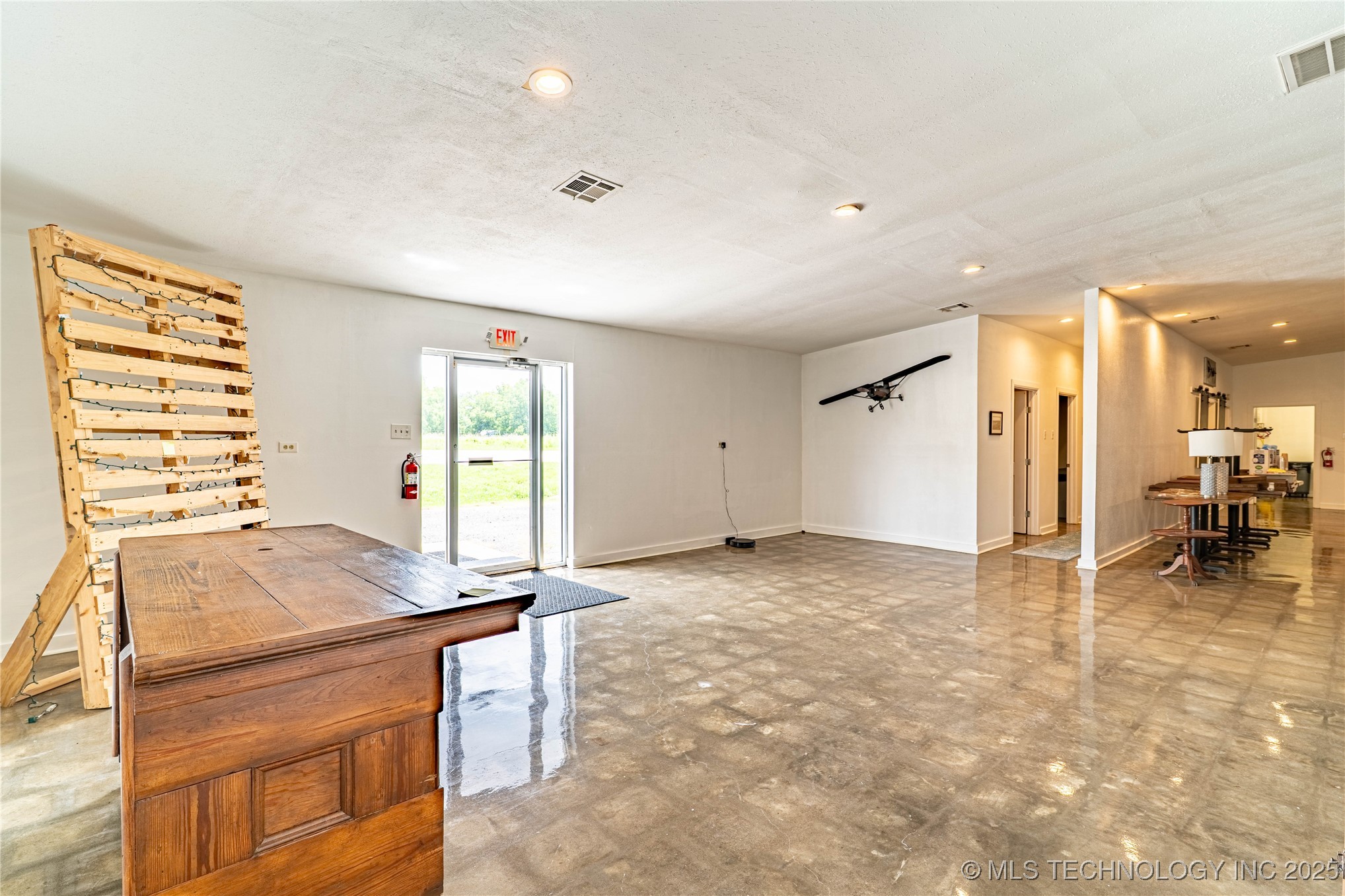 23350 W Hwy 16 Property Photo 7