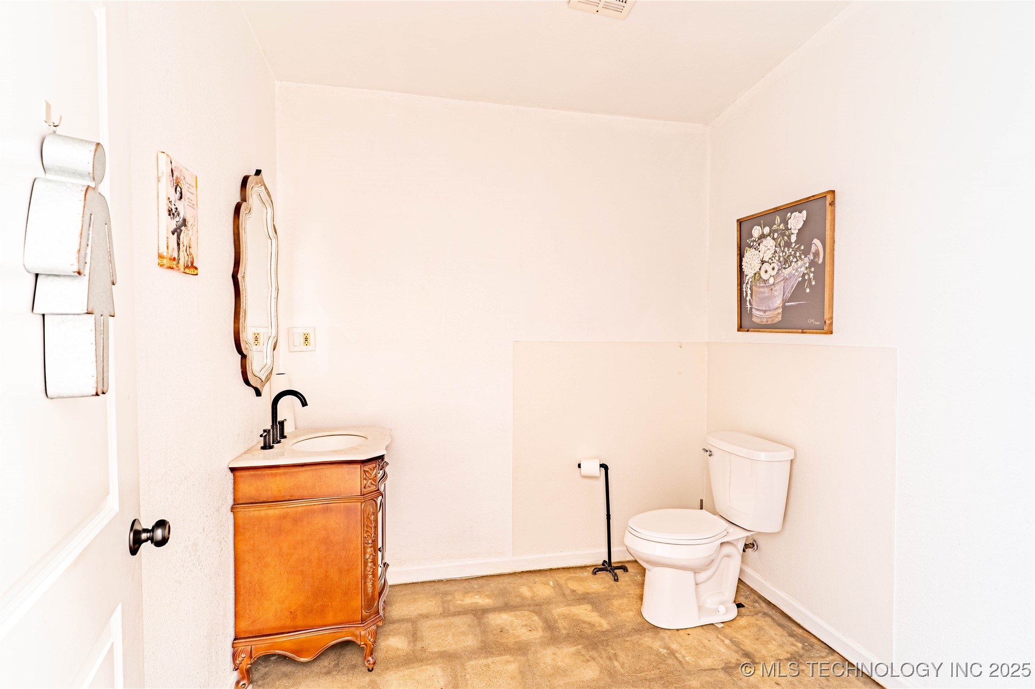 23350 W Hwy 16 Property Photo 10