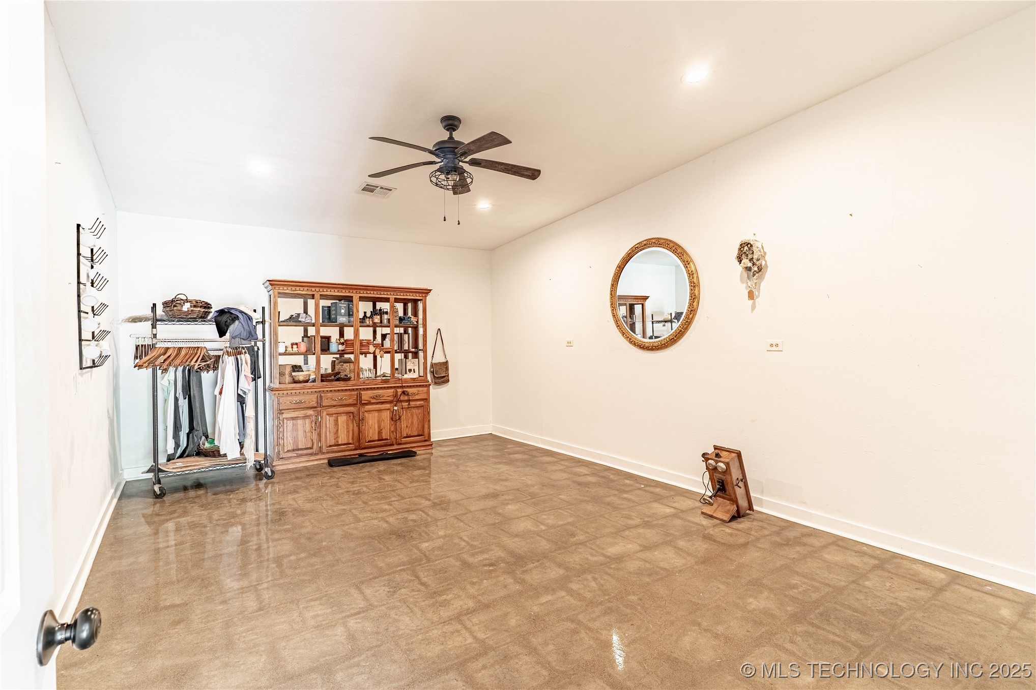 23350 W Hwy 16 Property Photo 11