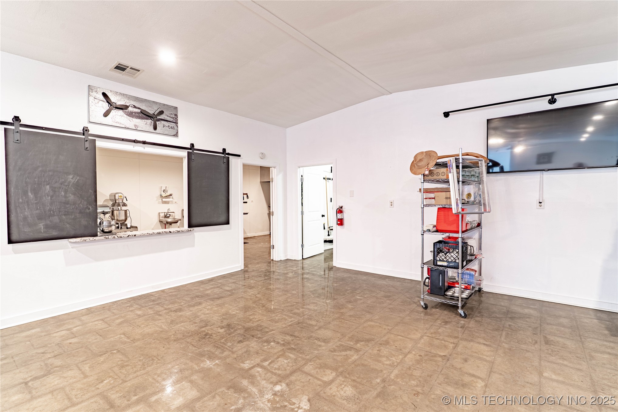 23350 W Hwy 16 Property Photo 14