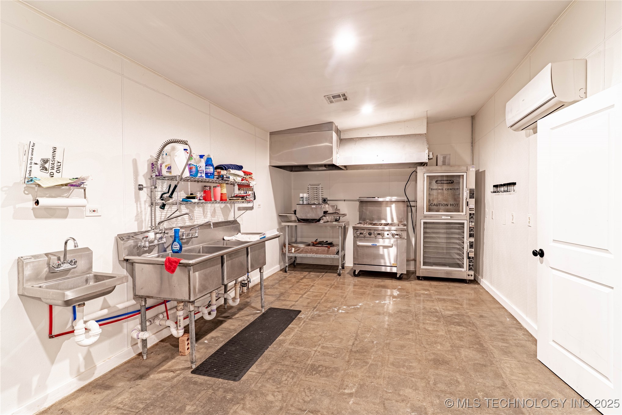 23350 W Hwy 16 Property Photo 15