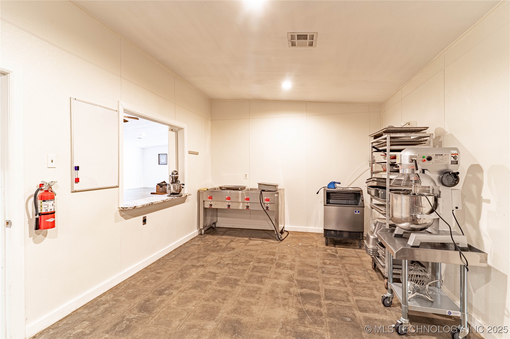 23350 W Hwy 16 Property Photo 16