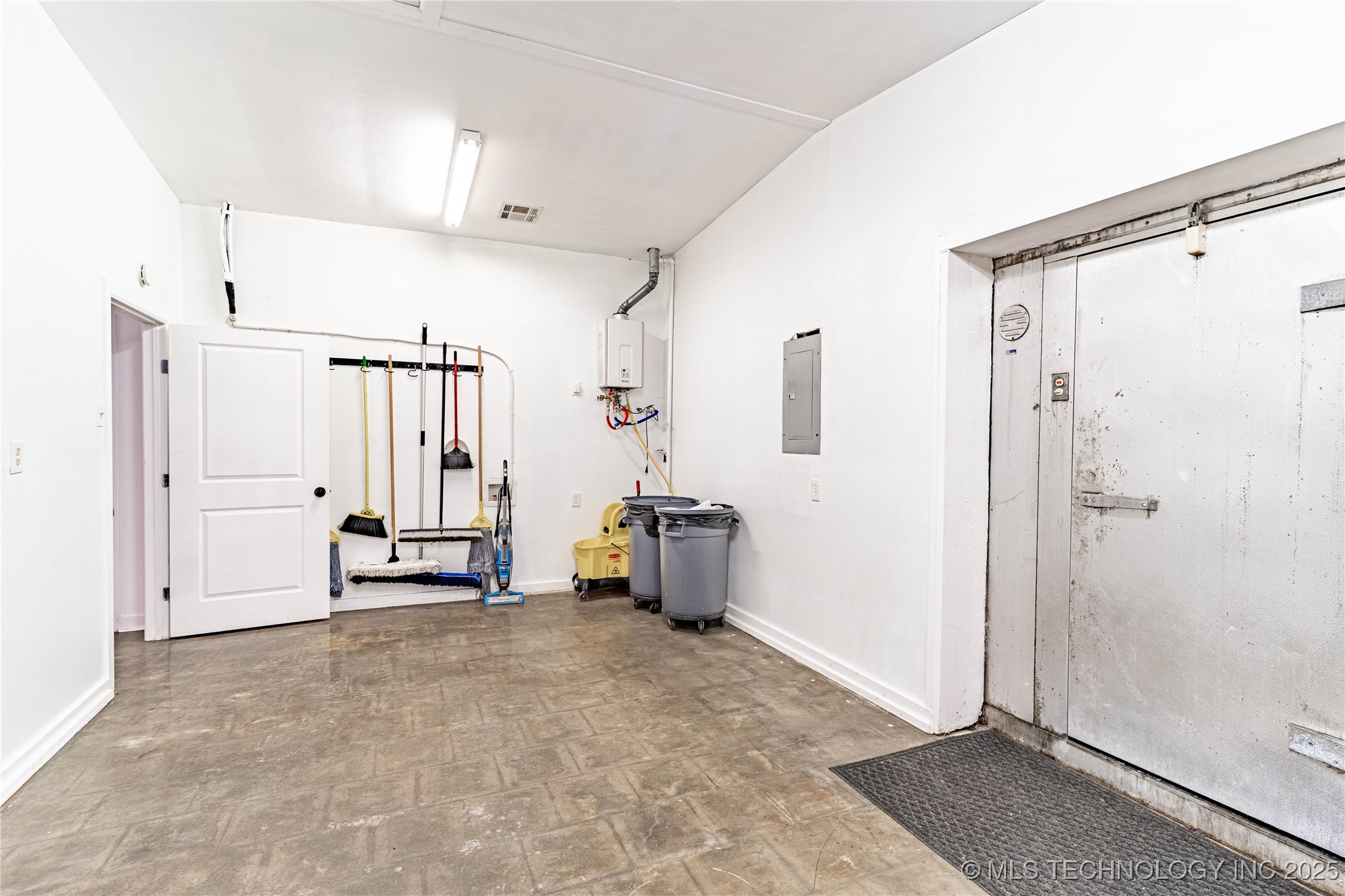 23350 W Hwy 16 Property Photo 18