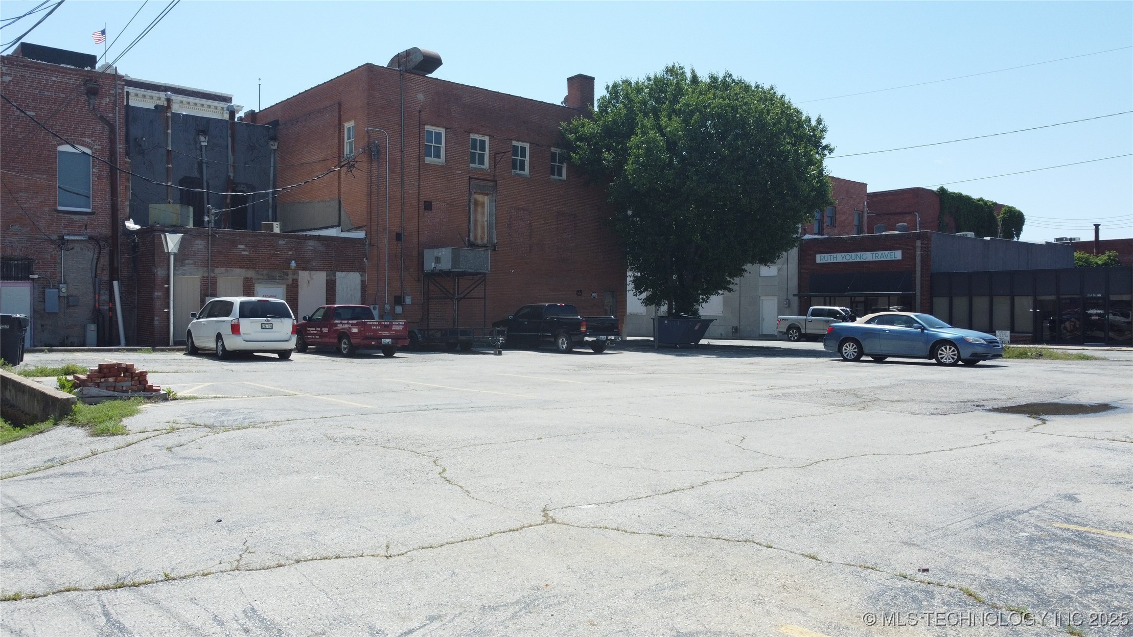 A Street Nw Property Photo 8