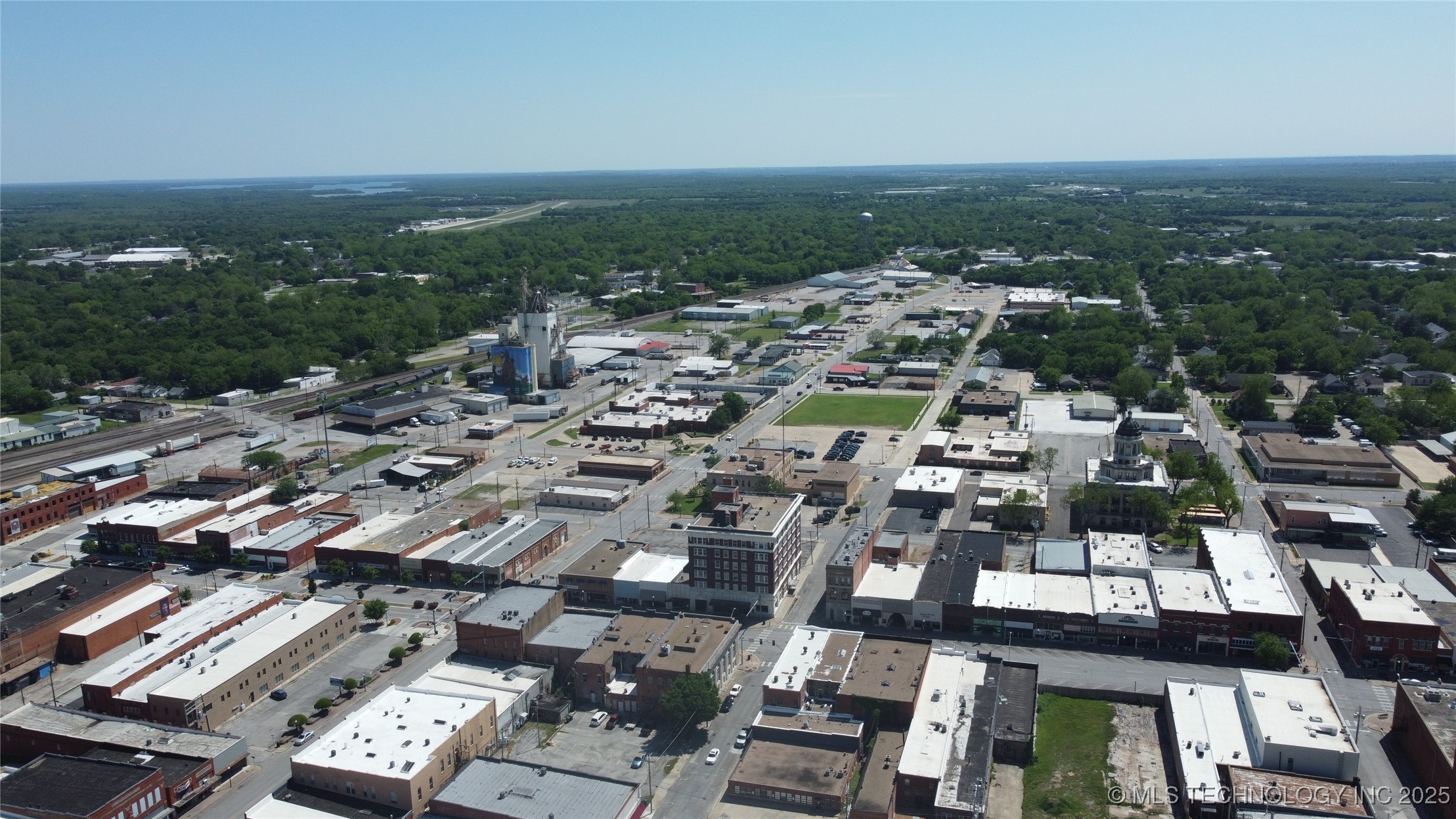 A Street Nw Property Photo 12