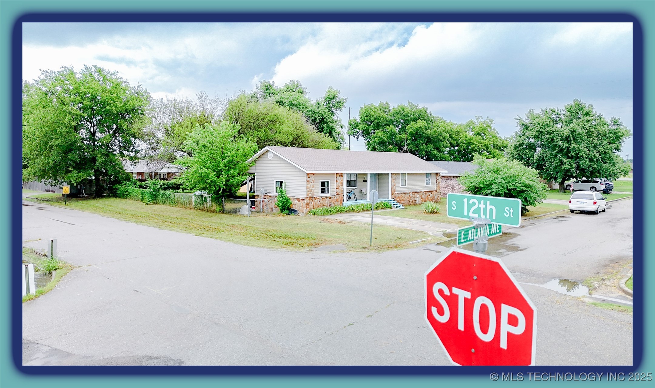 1201 E Atlanta Avenue Property Photo 1