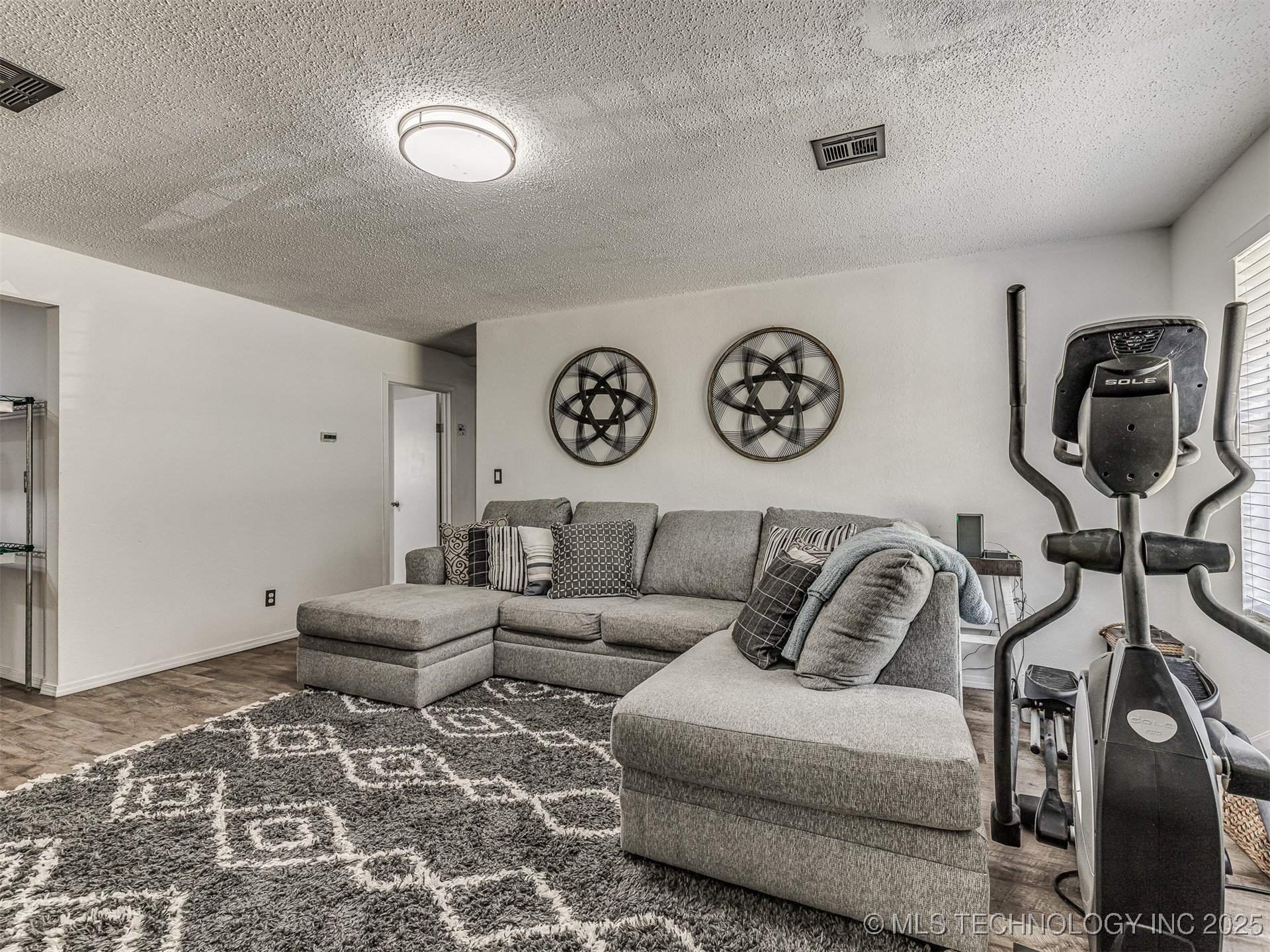 20239 Bern Property Photo 15