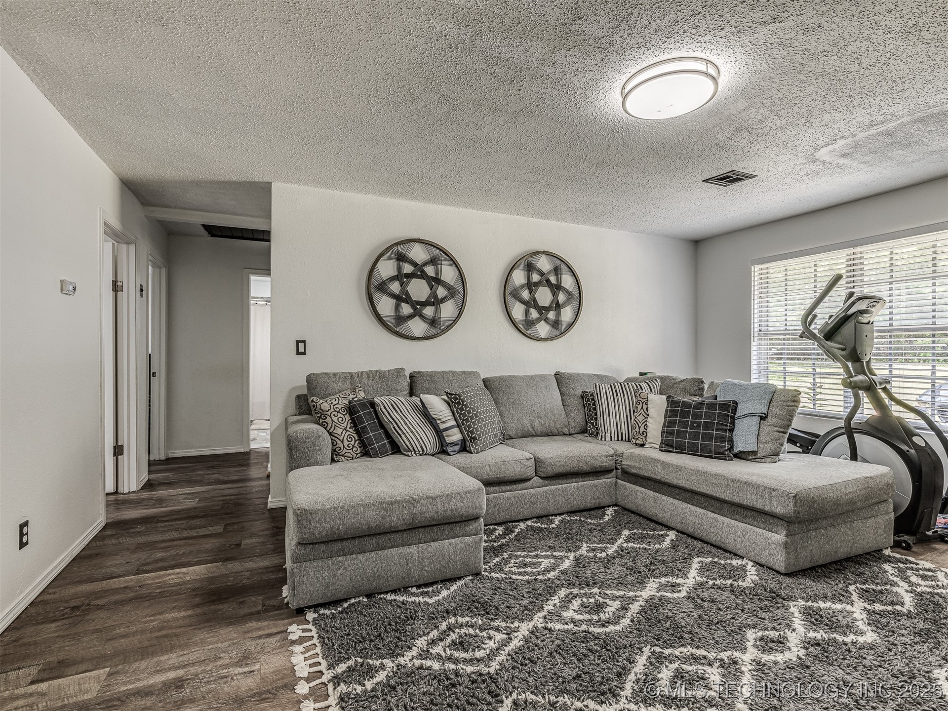 20239 Bern Property Photo 16