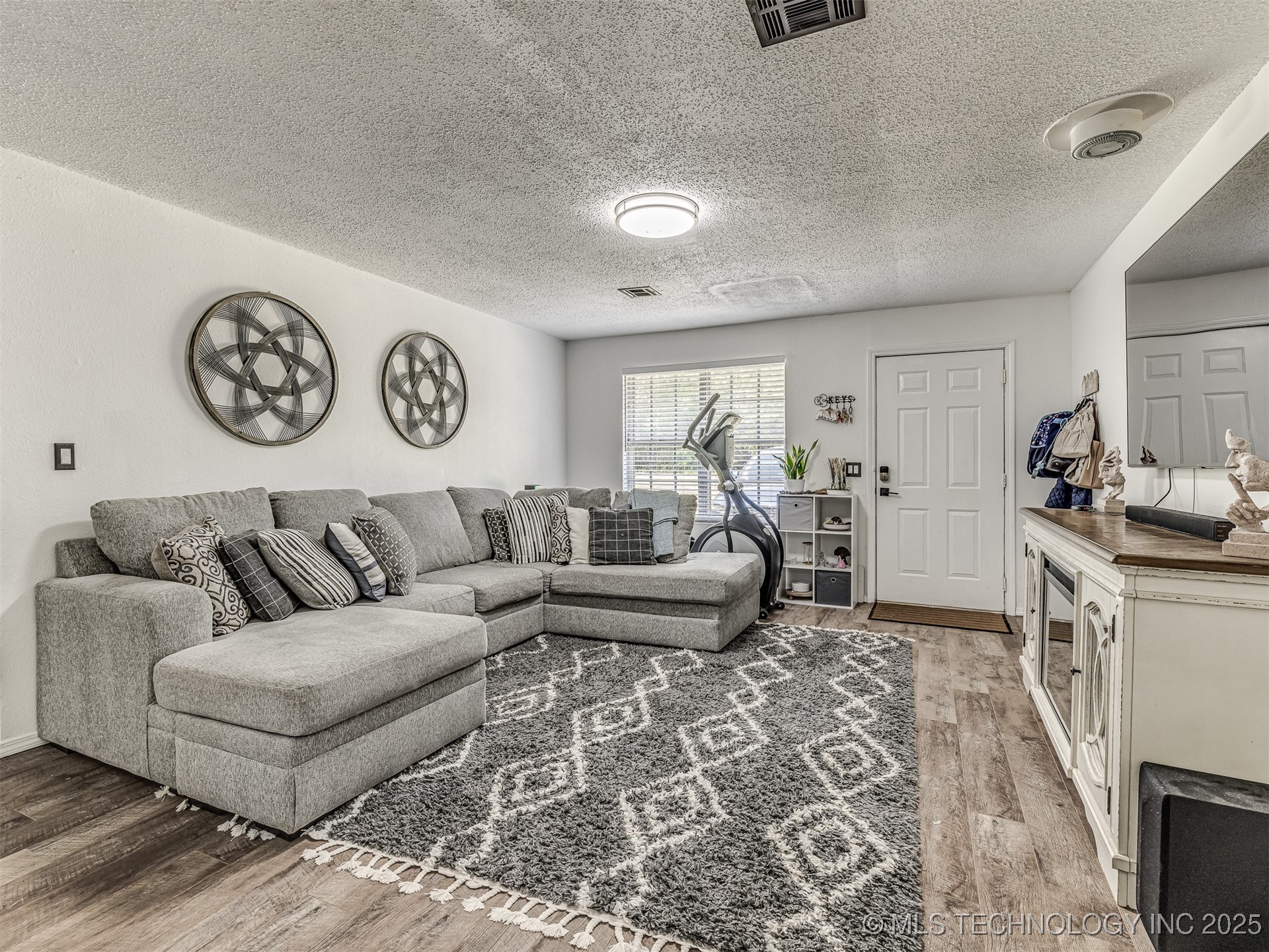 20239 Bern Property Photo 17