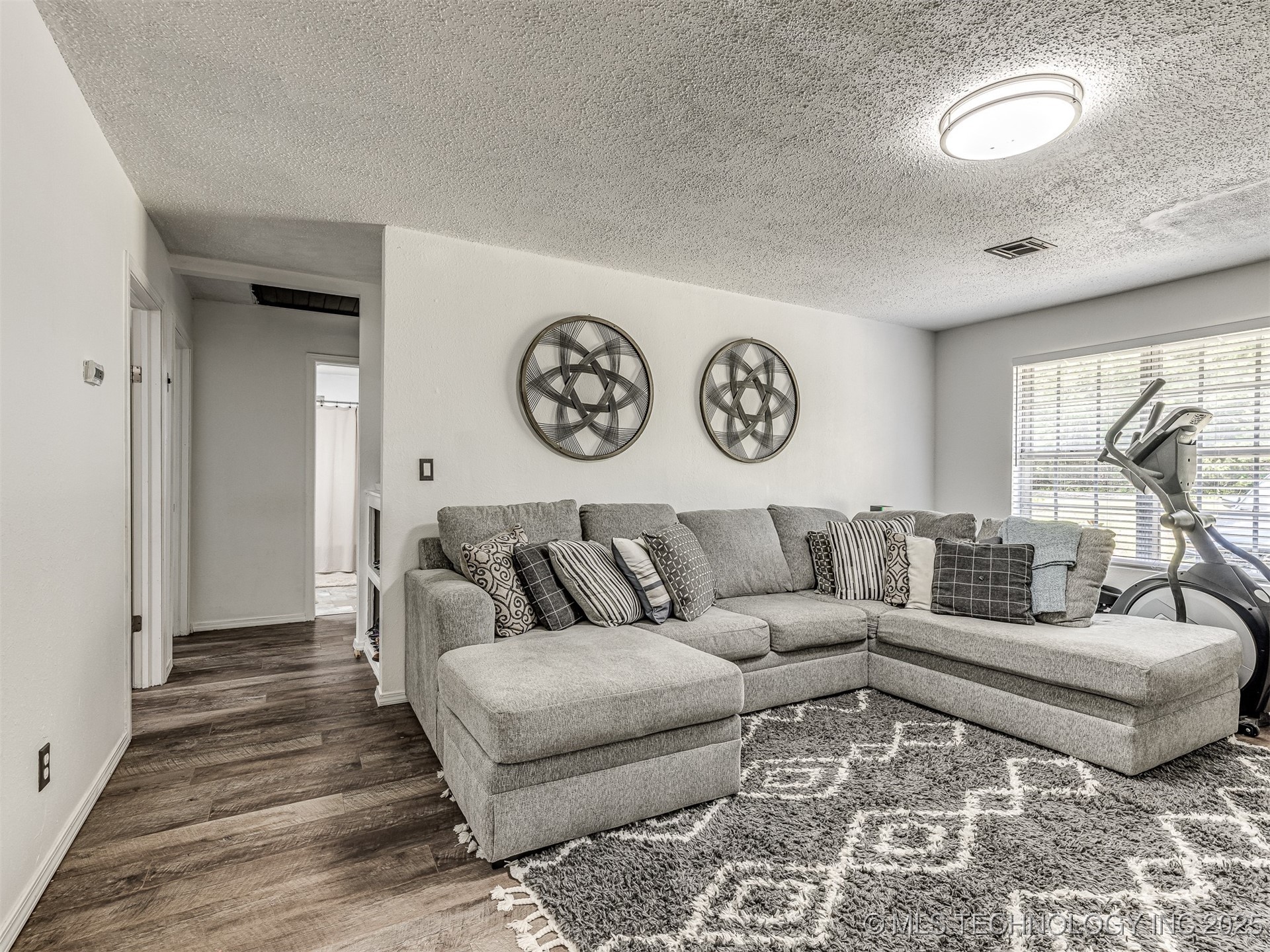 20239 Bern Property Photo 18