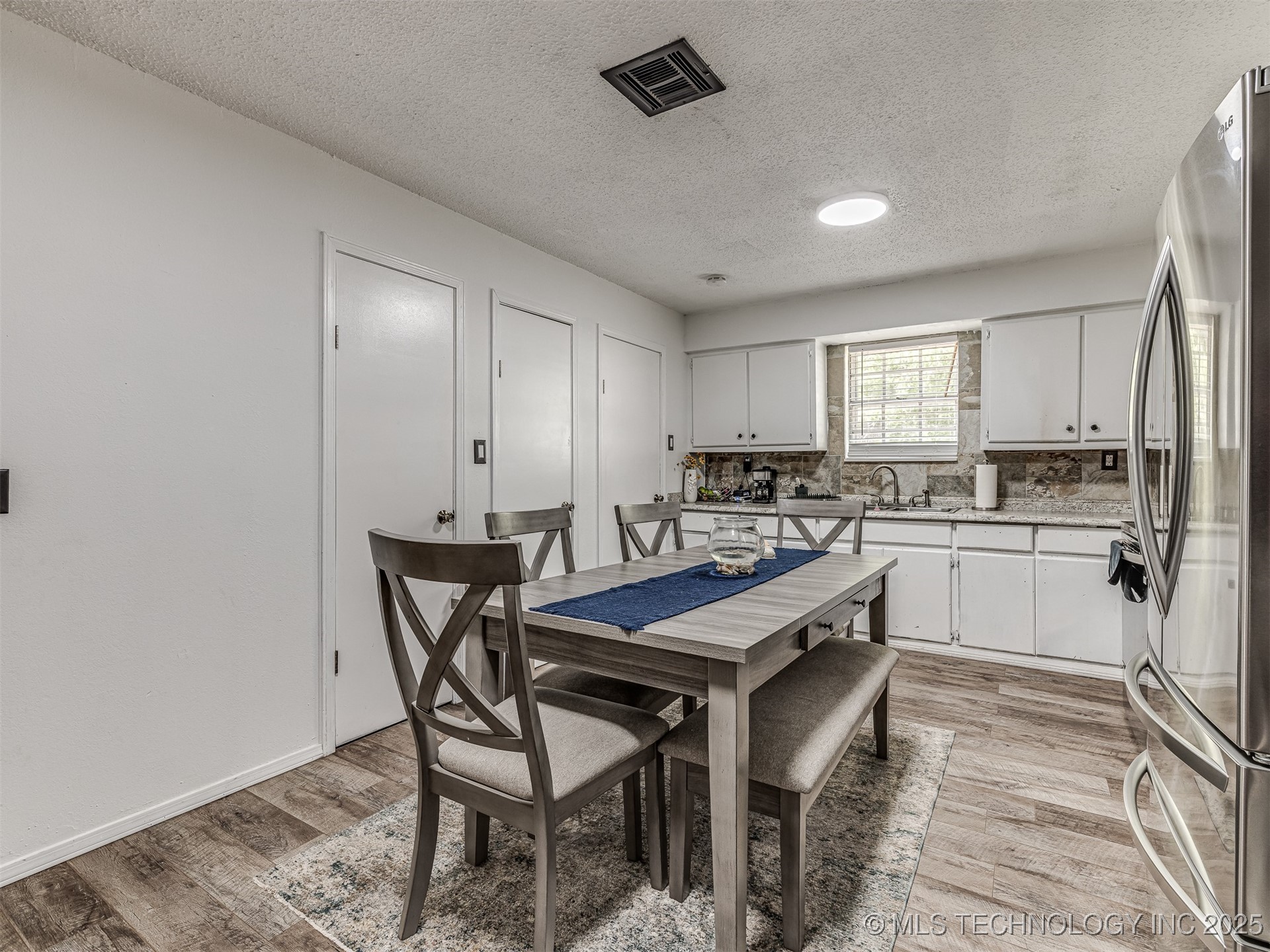 20239 Bern Property Photo 23