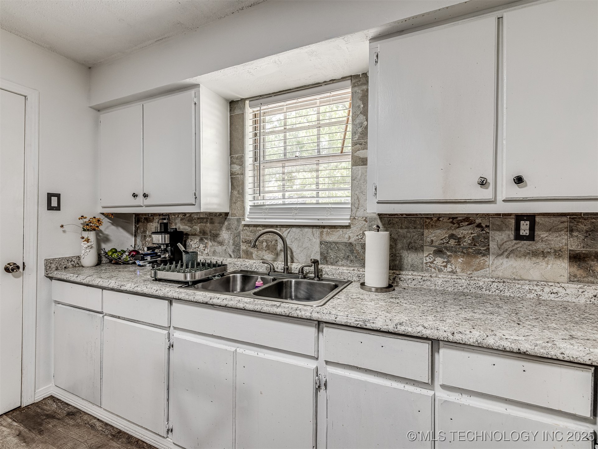 20239 Bern Property Photo 26