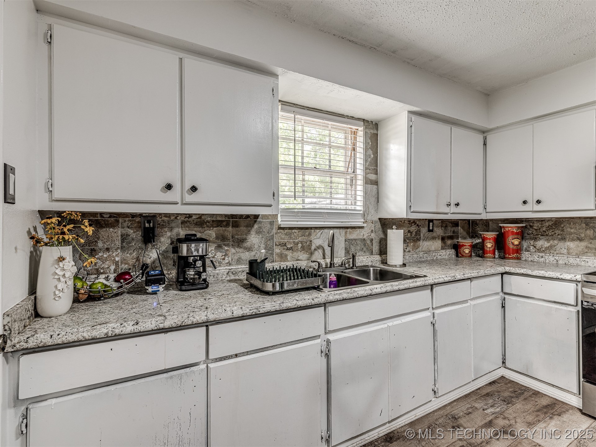 20239 Bern Property Photo 27