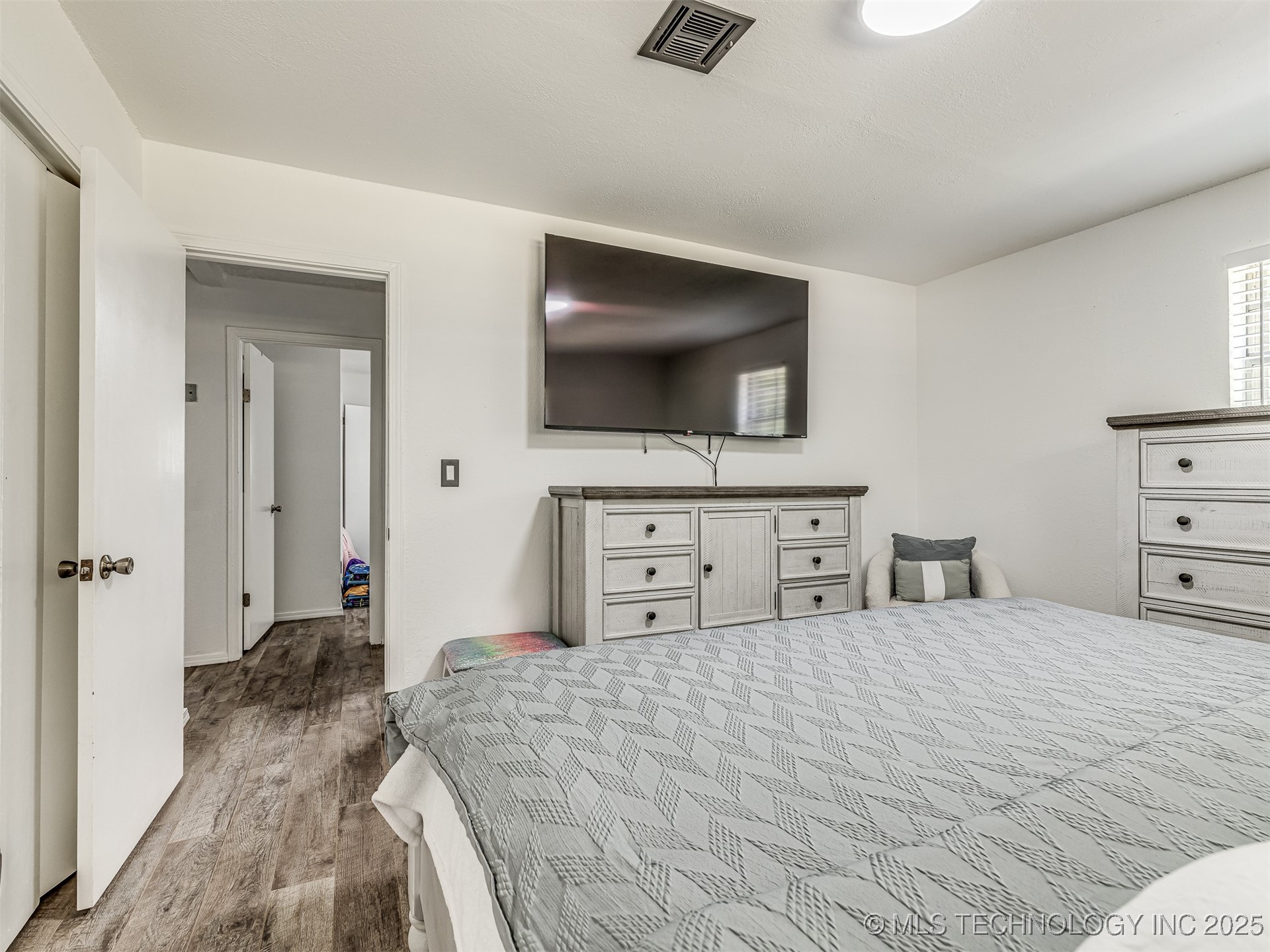 20239 Bern Property Photo 33