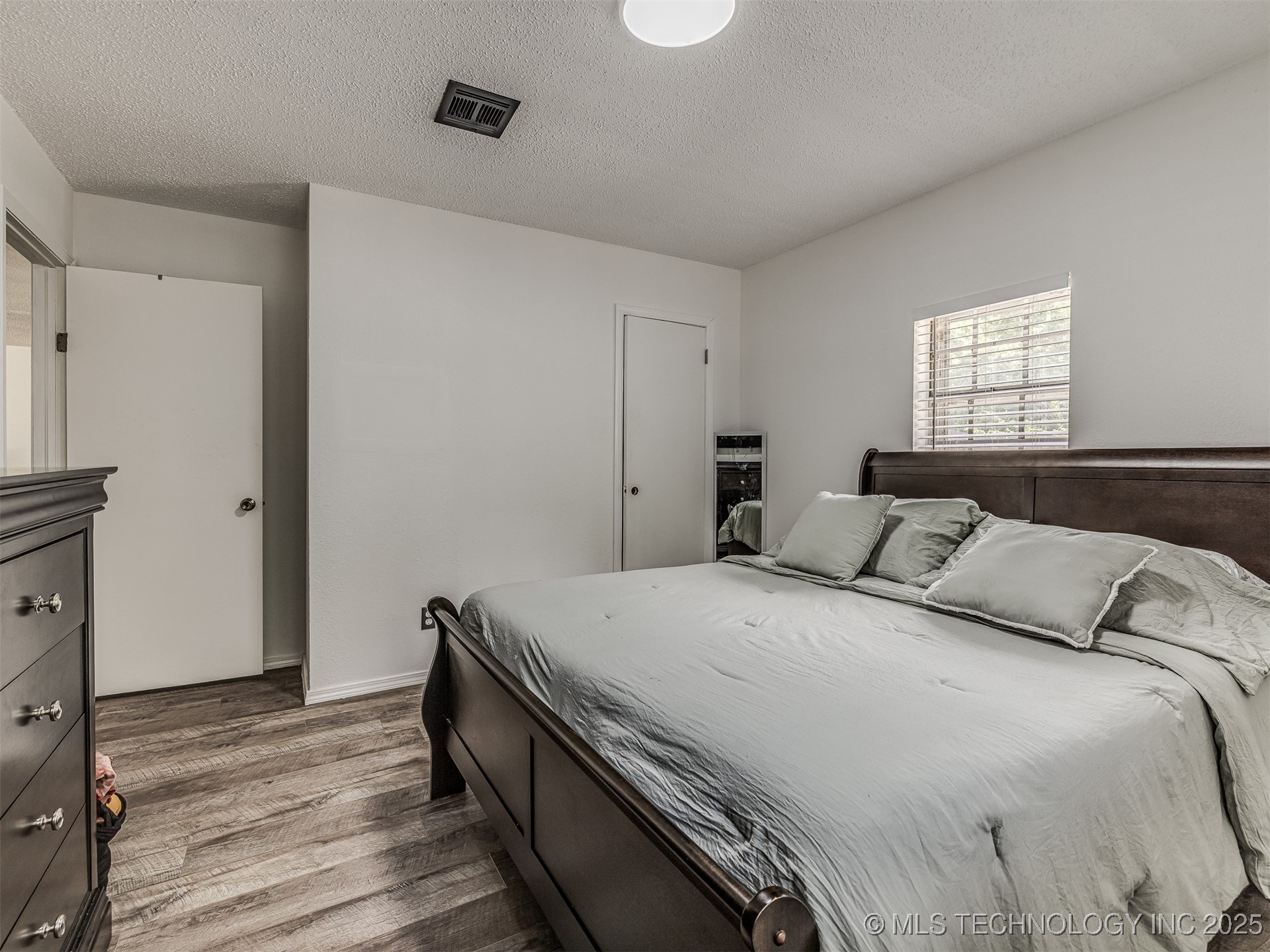 20239 Bern Property Photo 44