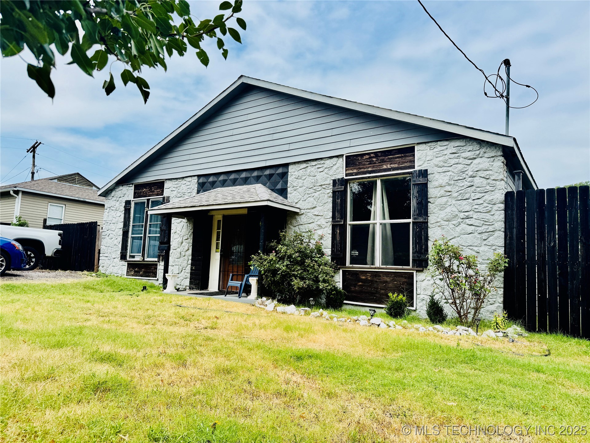 5219 E Latimer Street Property Photo 2