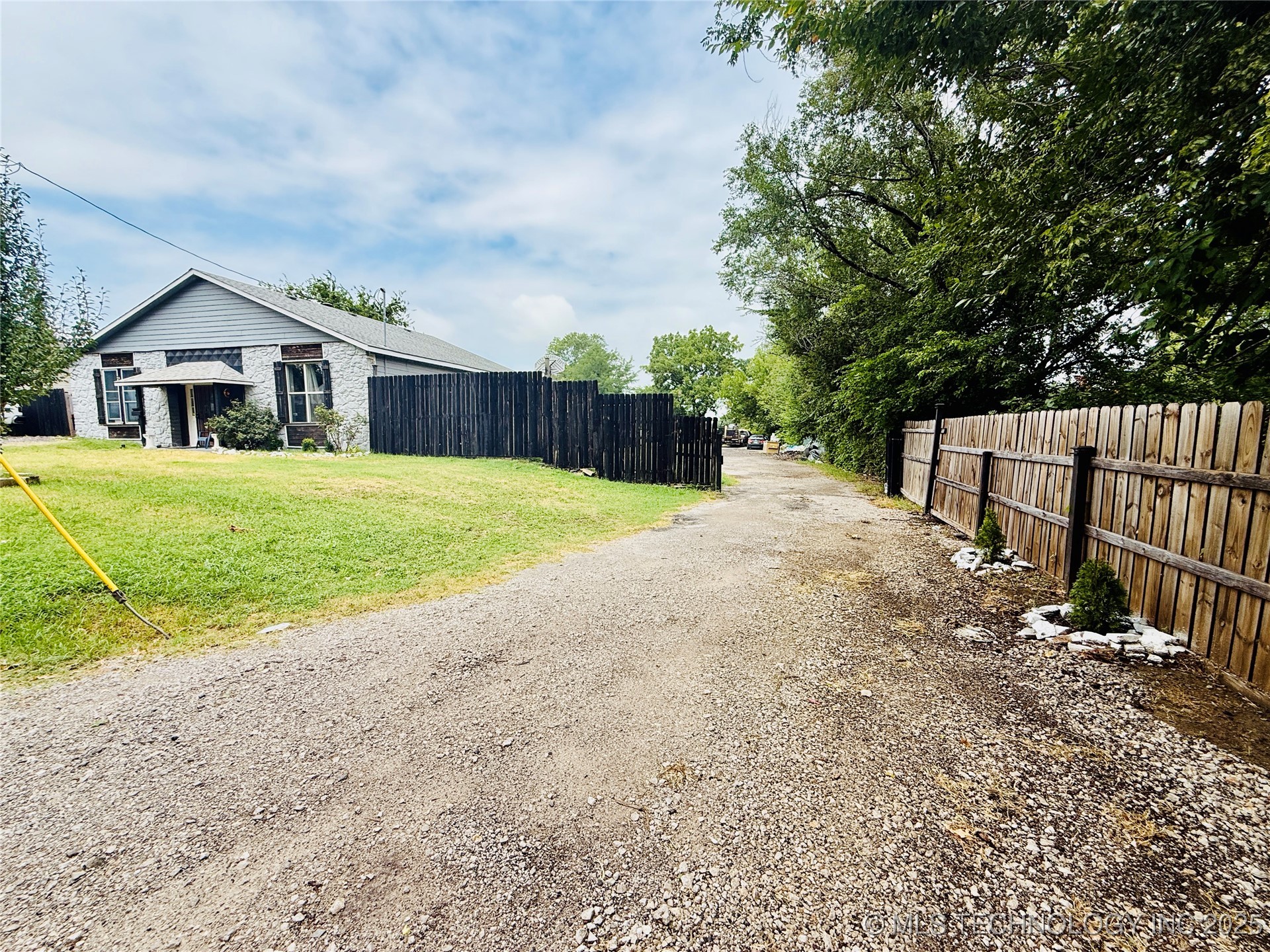 5219 E Latimer Street Property Photo 4