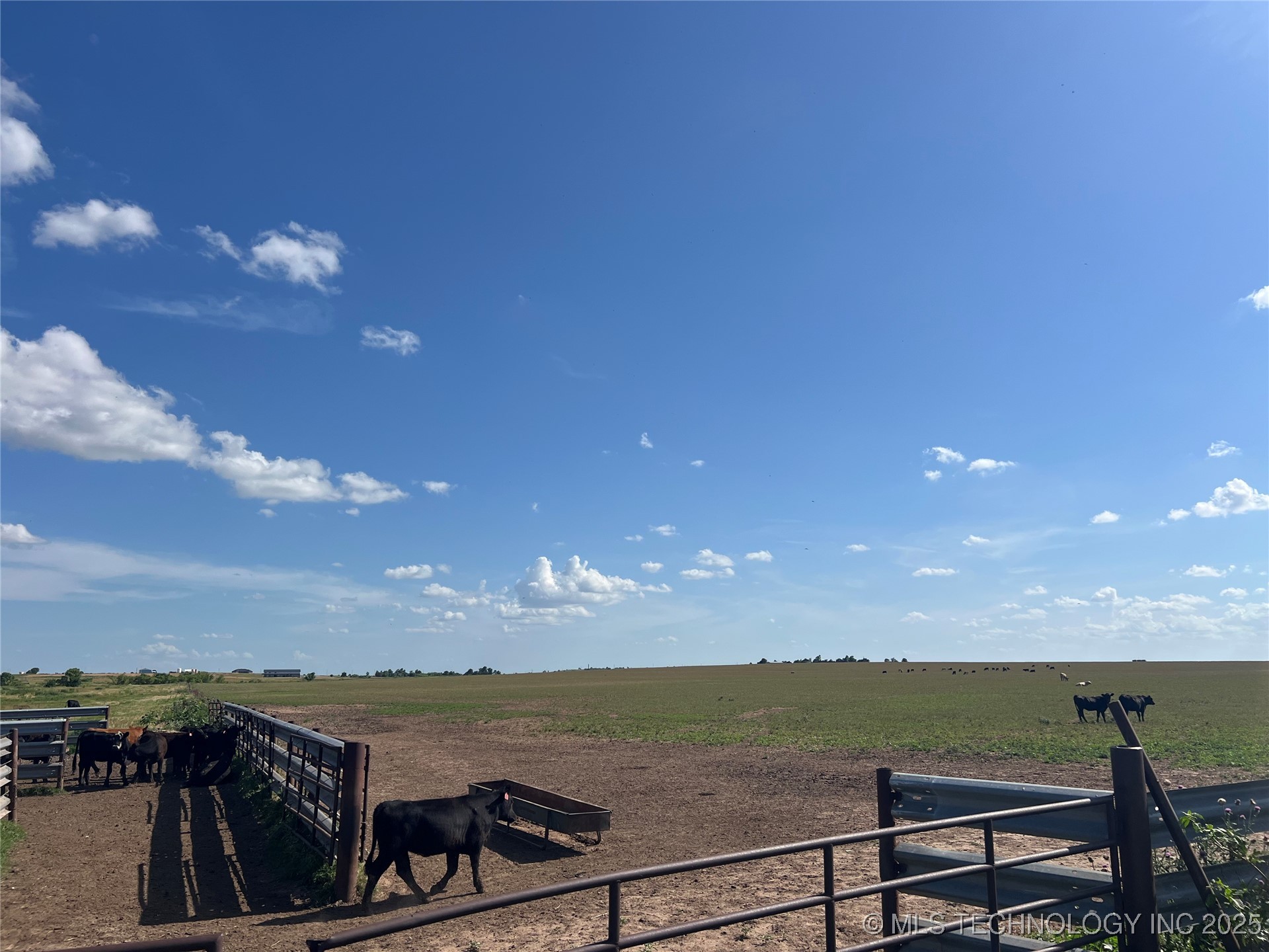 000 Elm Street W Property Photo 4