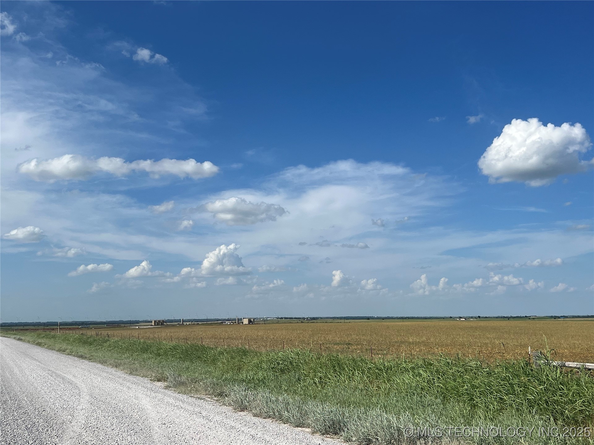 000 Elm Street W Property Photo 6