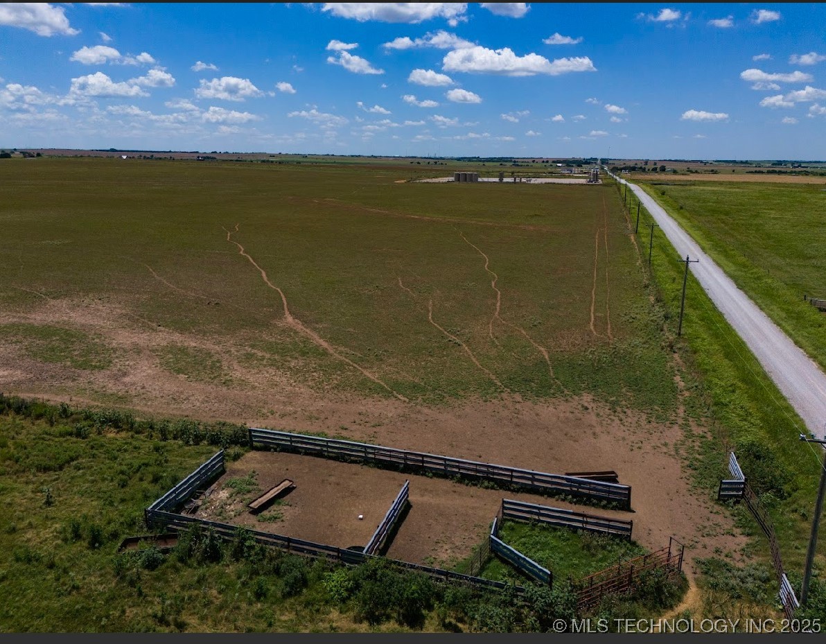 000 Elm Street W Property Photo 10