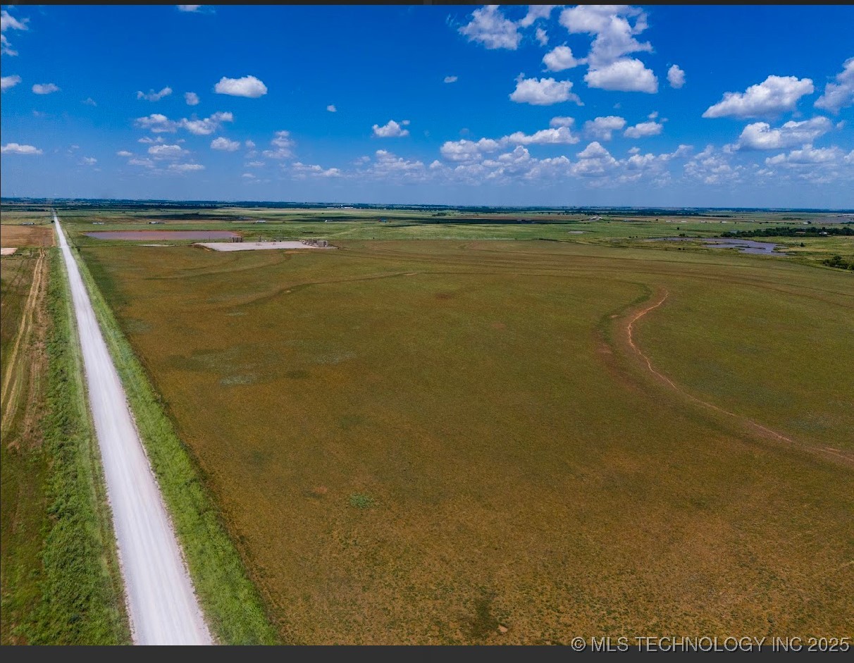 000 Elm Street W Property Photo 11