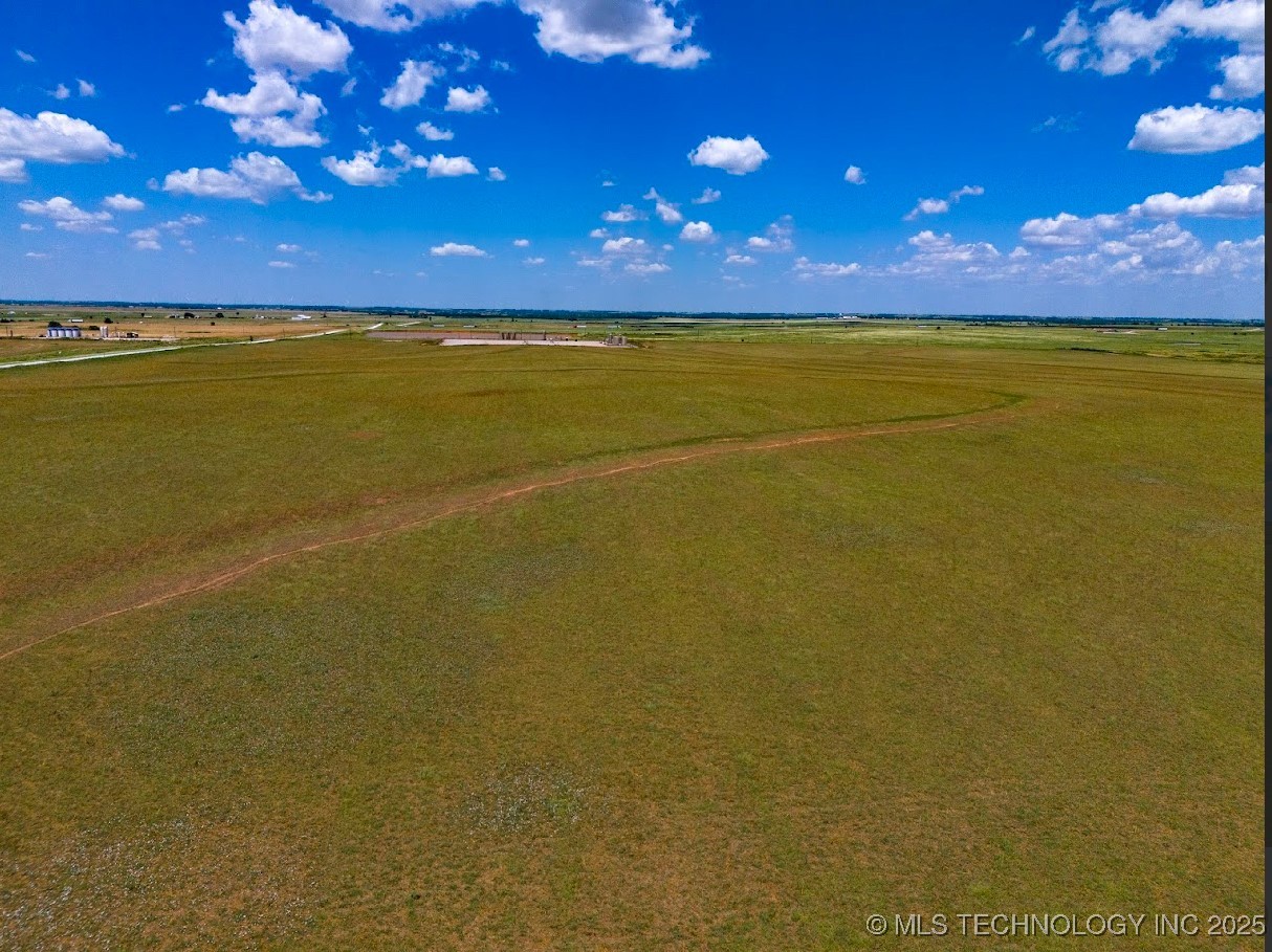 000 Elm Street W Property Photo 14