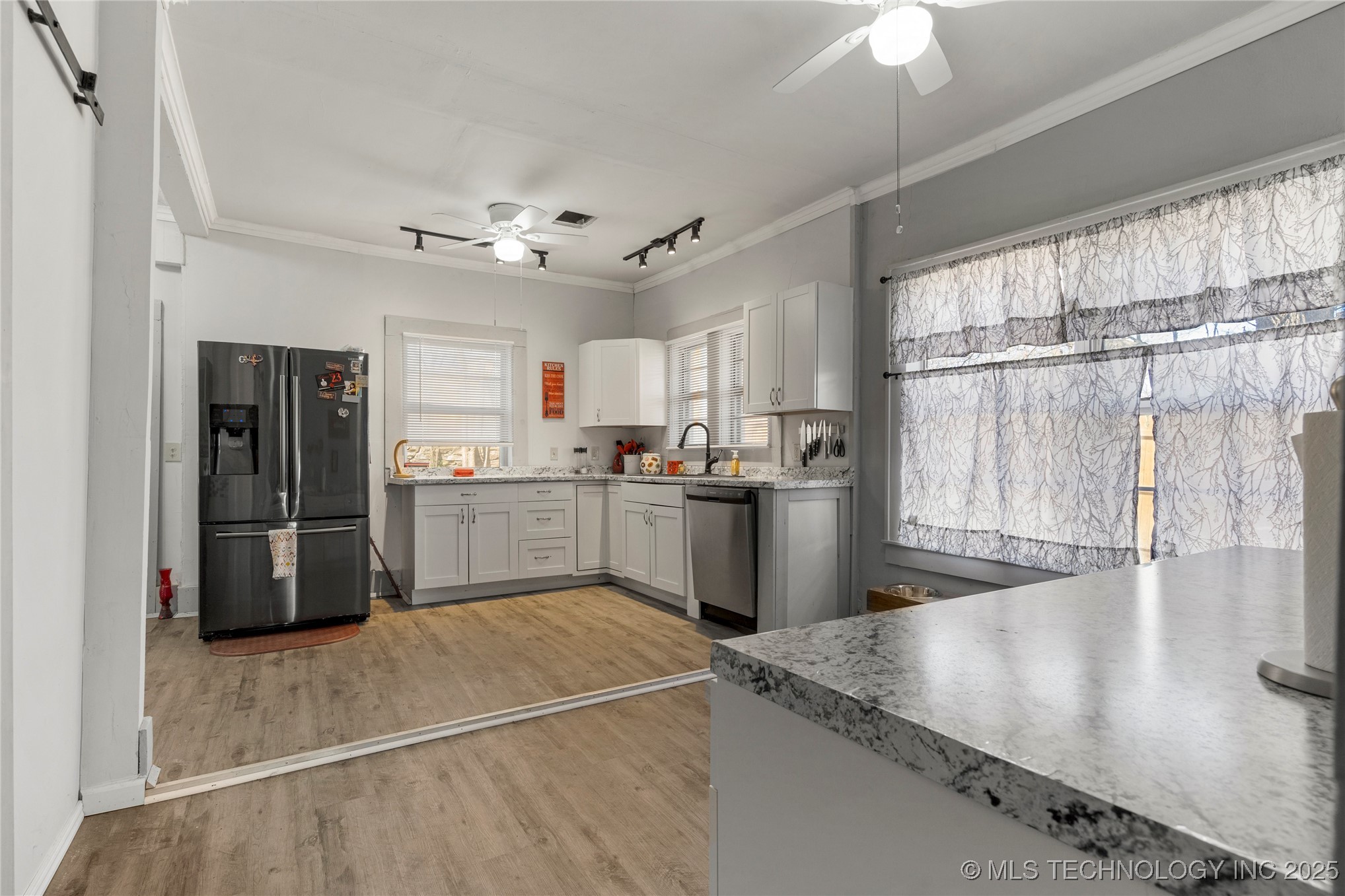 505 N Cimarron Avenue Property Photo 16