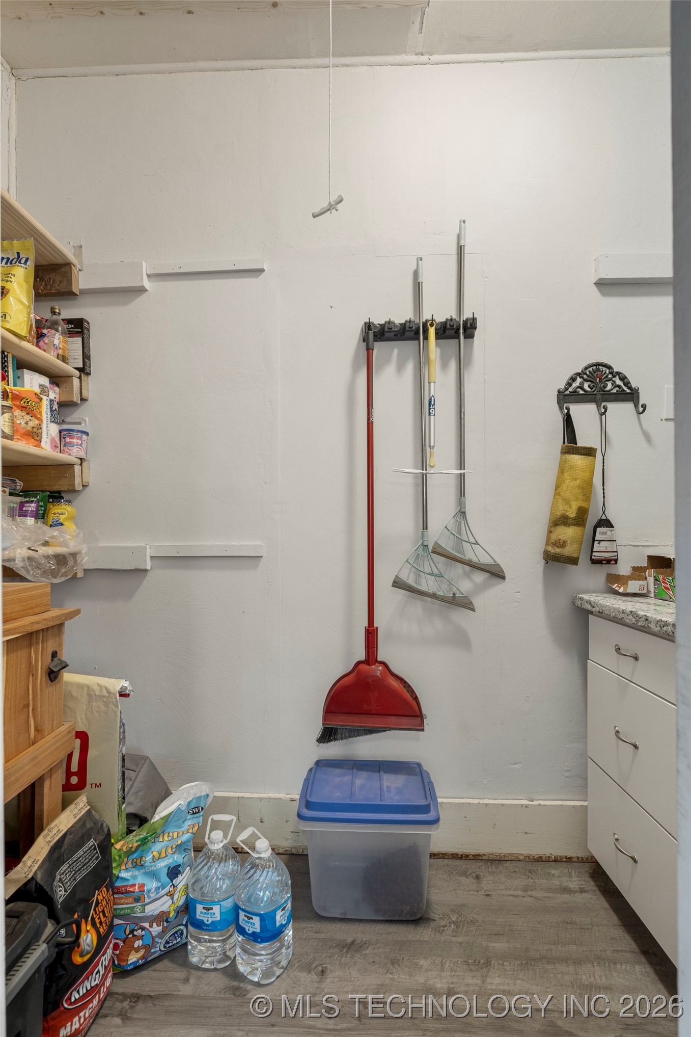 505 N Cimarron Avenue Property Photo 21