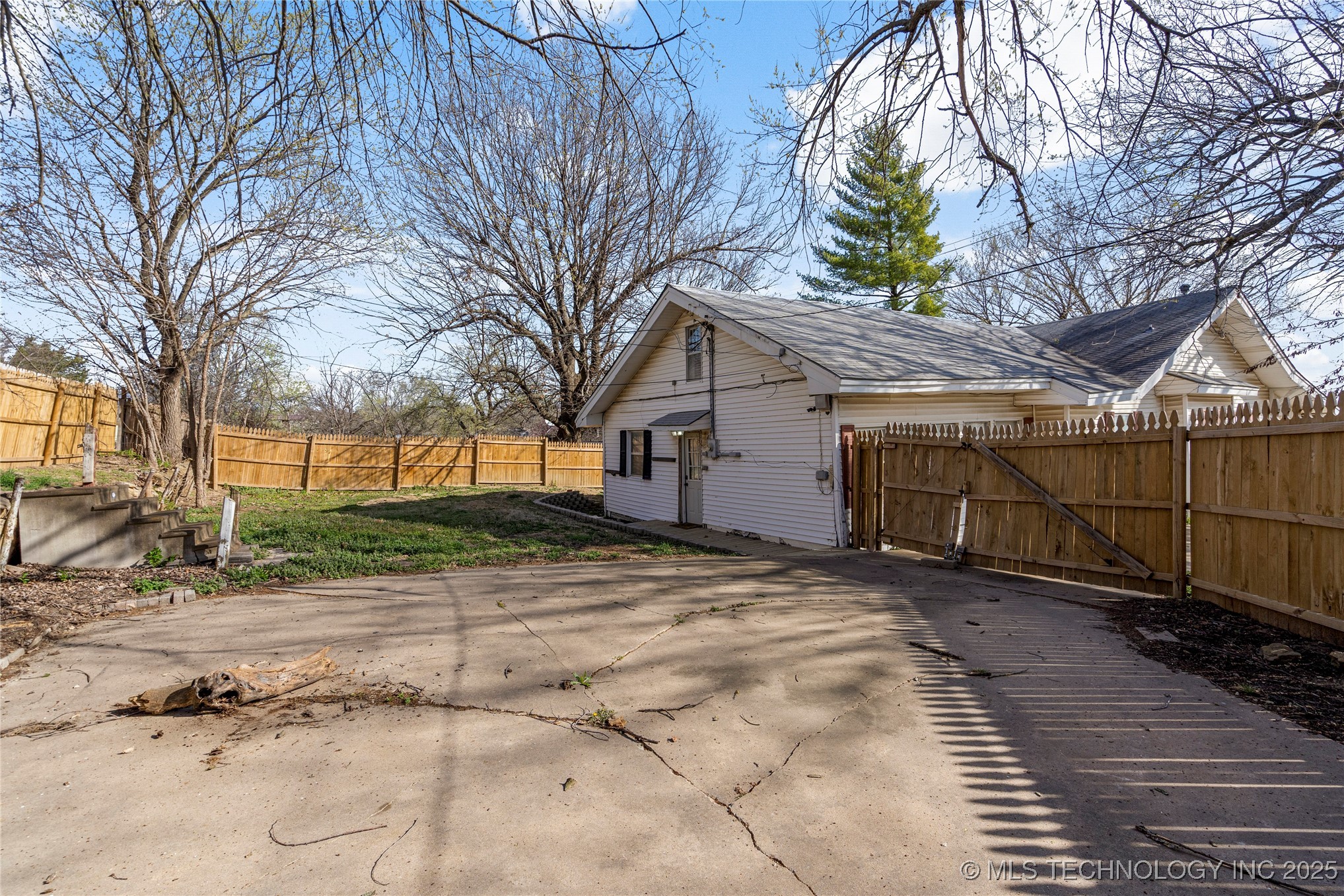 505 N Cimarron Avenue Property Photo 39