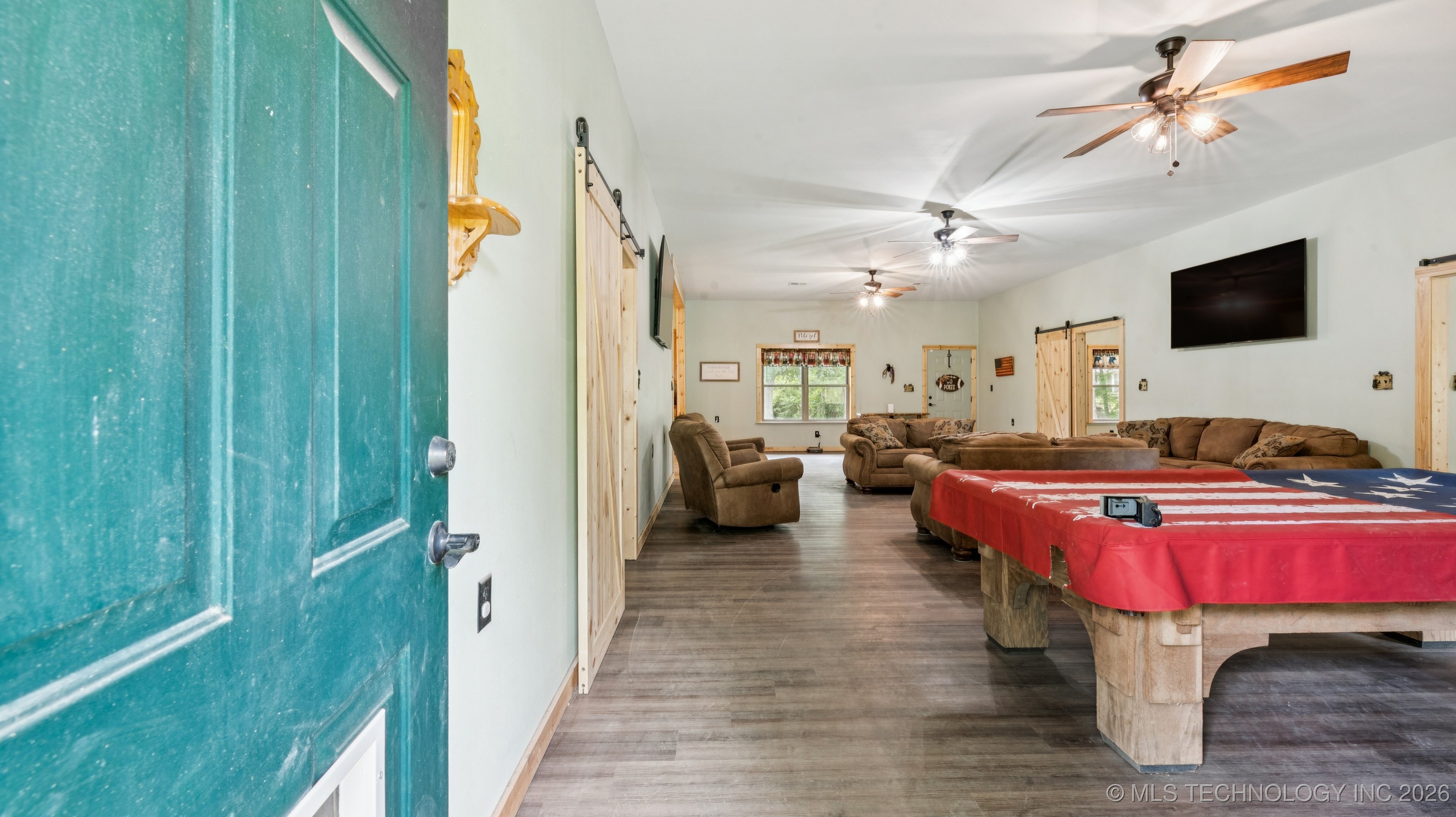 10082 E Hilltop Road Property Photo 4