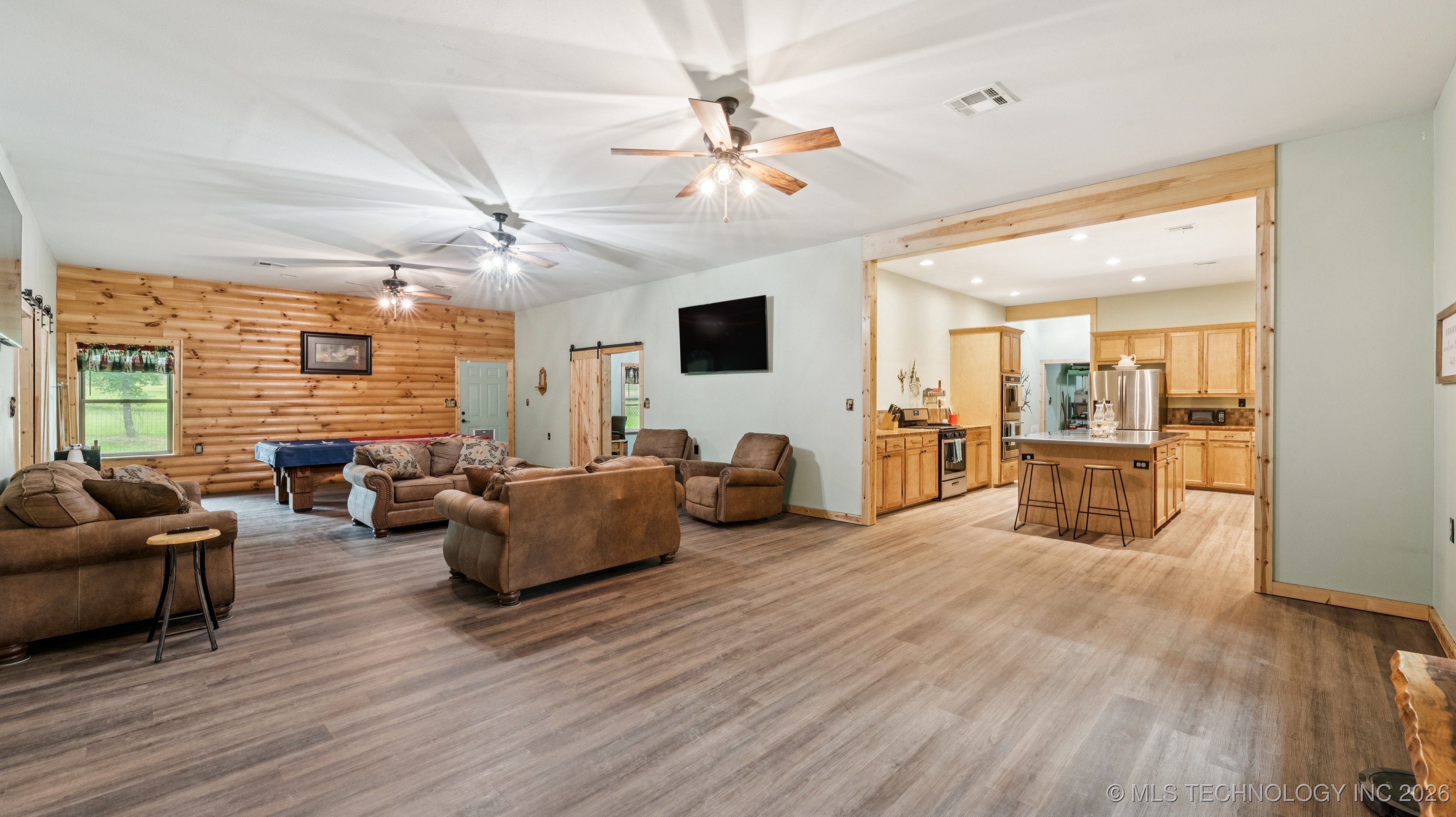 10082 E Hilltop Road Property Photo 5