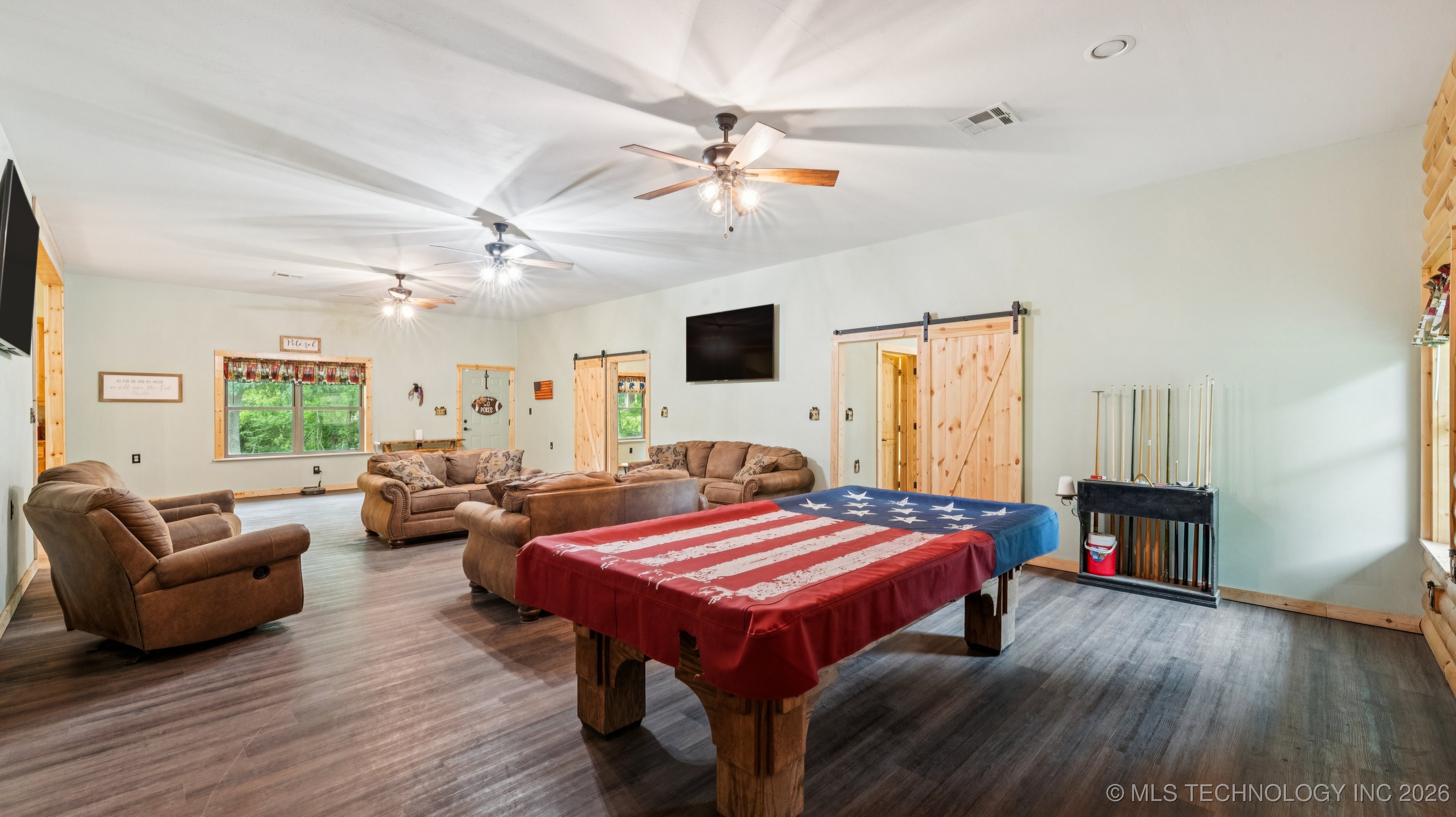 10082 E Hilltop Road Property Photo 6