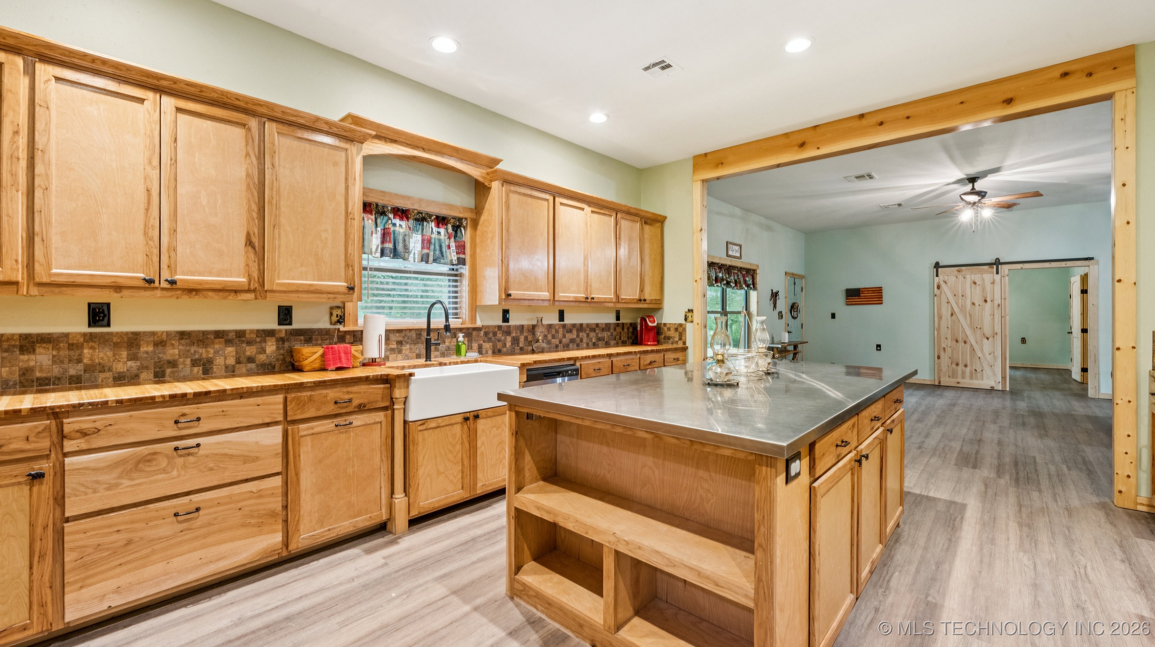 10082 E Hilltop Road Property Photo 10