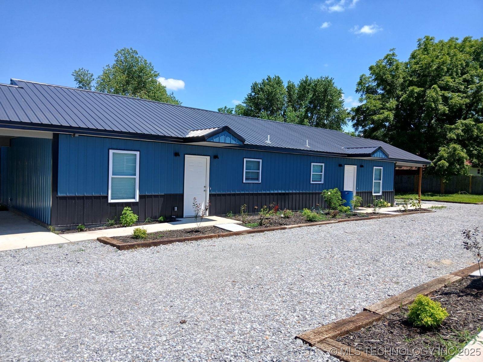 168 E Doughty Street Property Photo 3