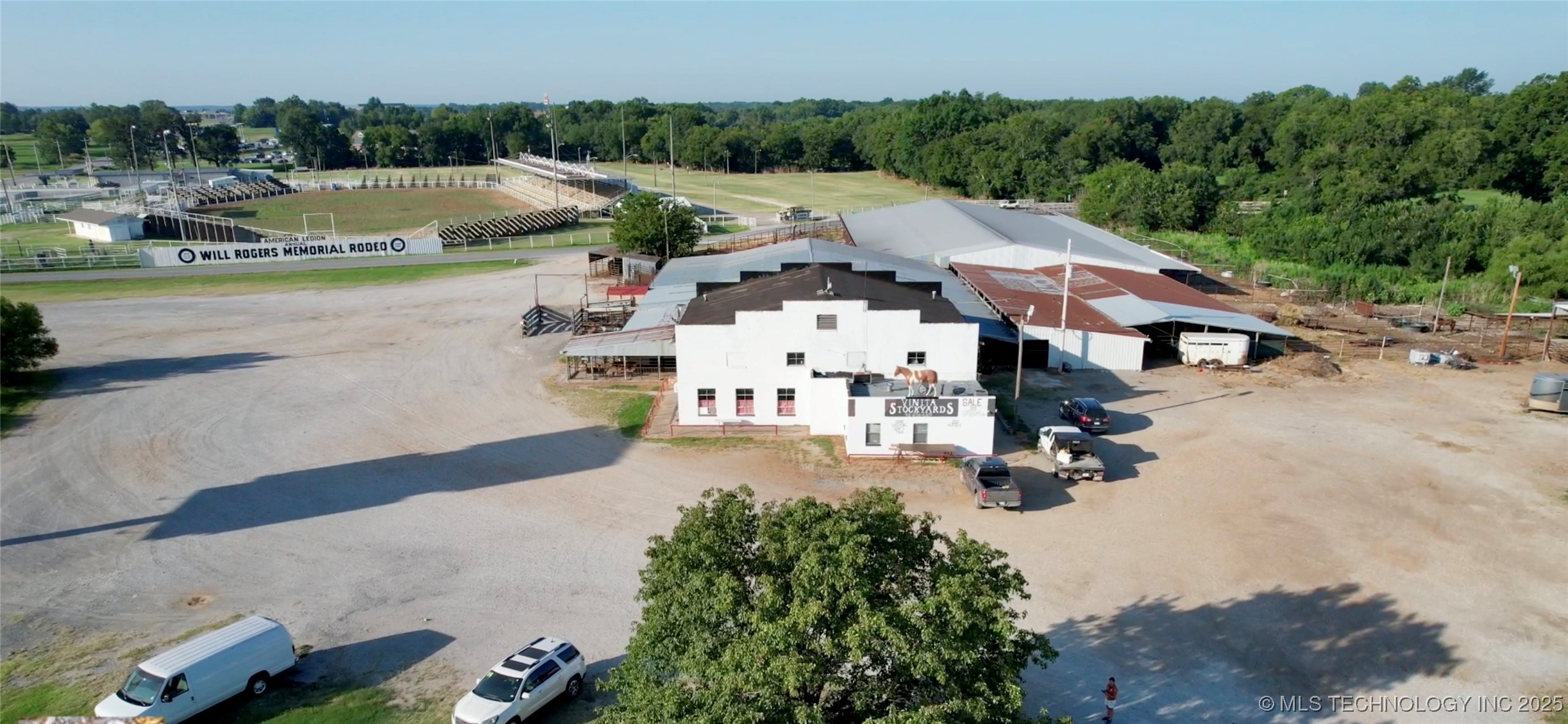 839 E Illinois Avenue Property Photo 1