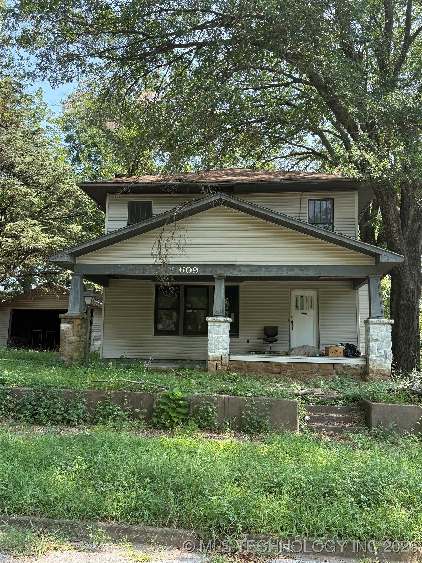 609 S Alabama Avenue Property Photo 1