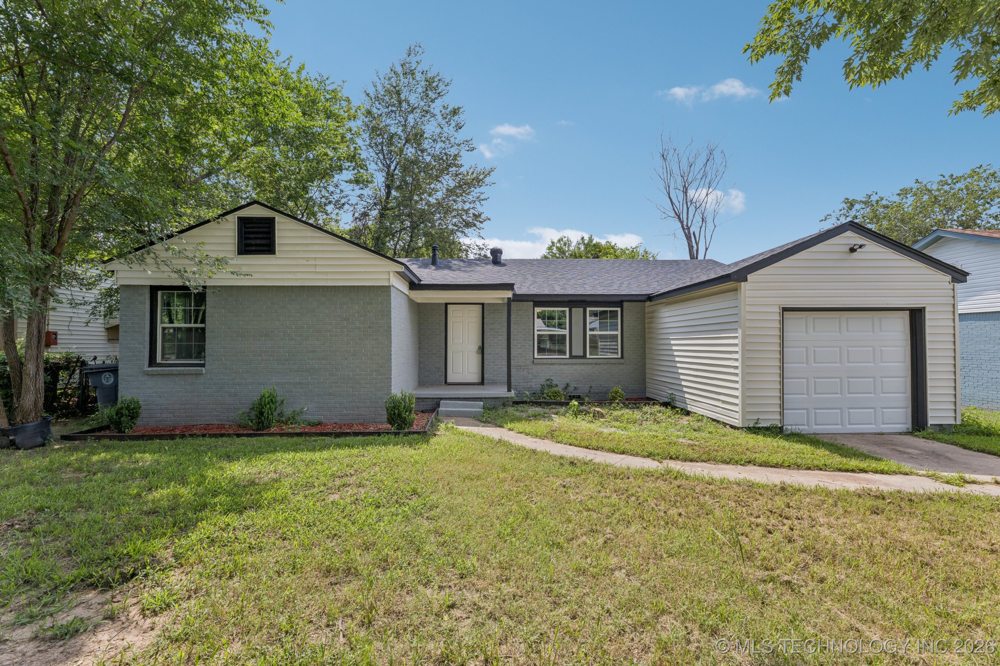 1224 N Rosedale Avenue Property Photo 1