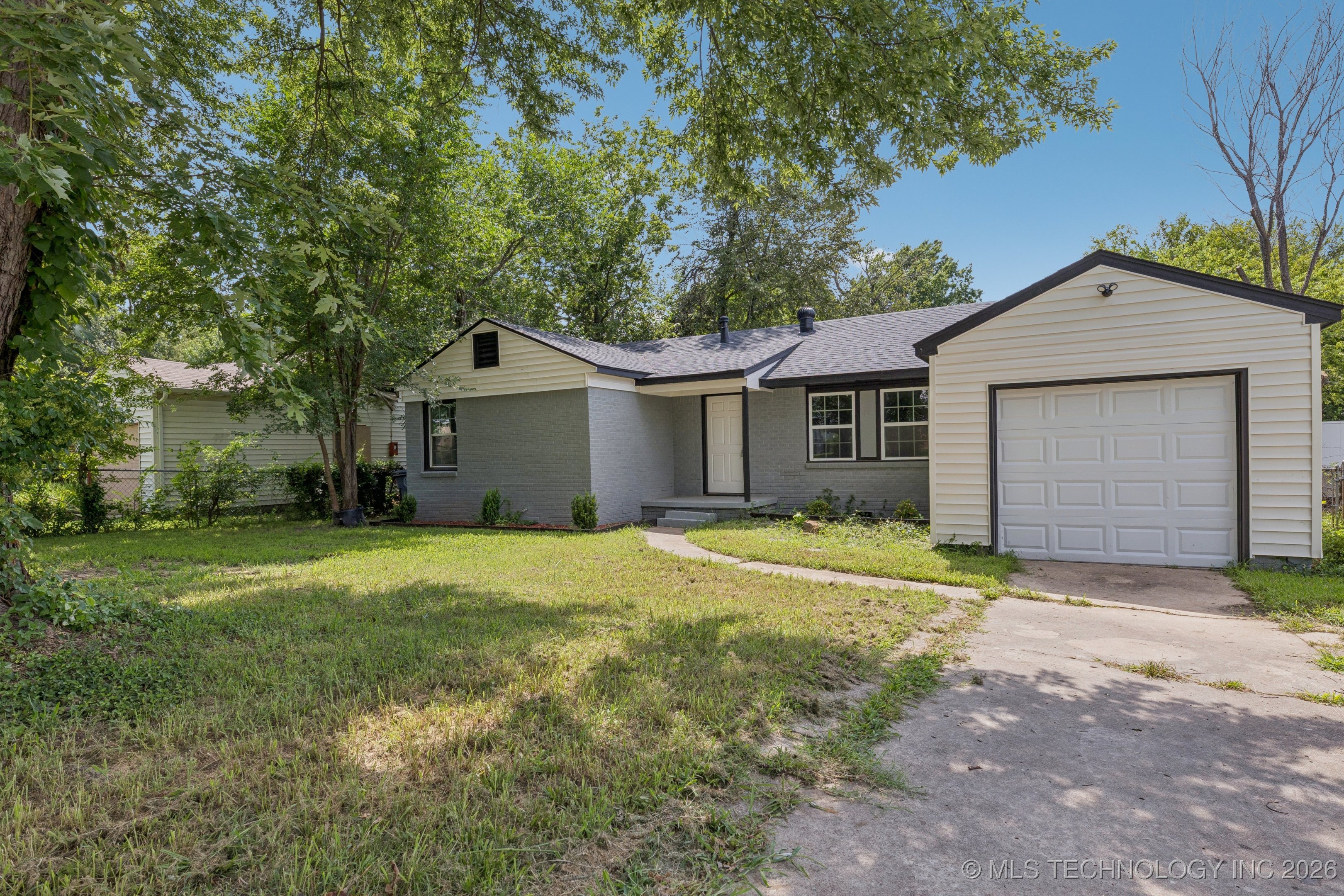 1224 N Rosedale Avenue Property Photo 2