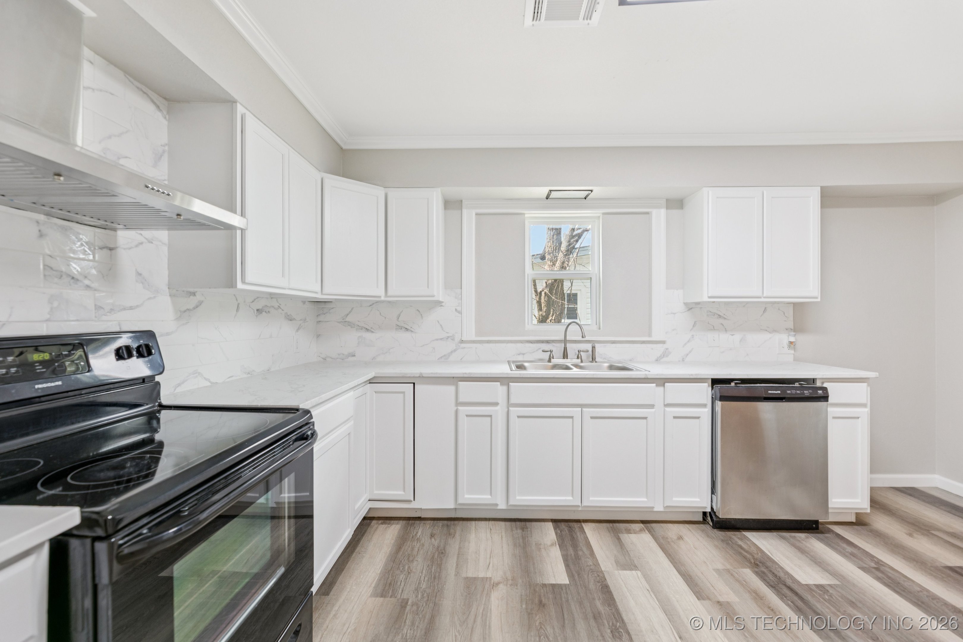 1224 N Rosedale Avenue Property Photo 12