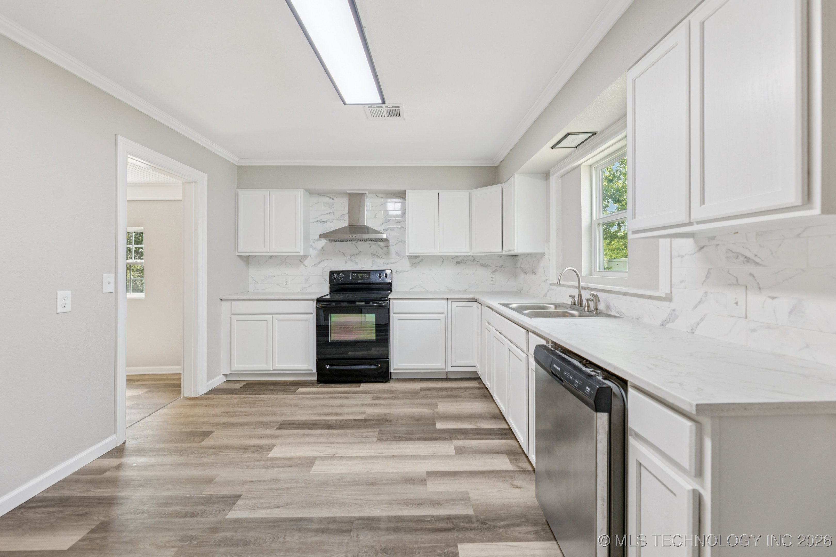 1224 N Rosedale Avenue Property Photo 13